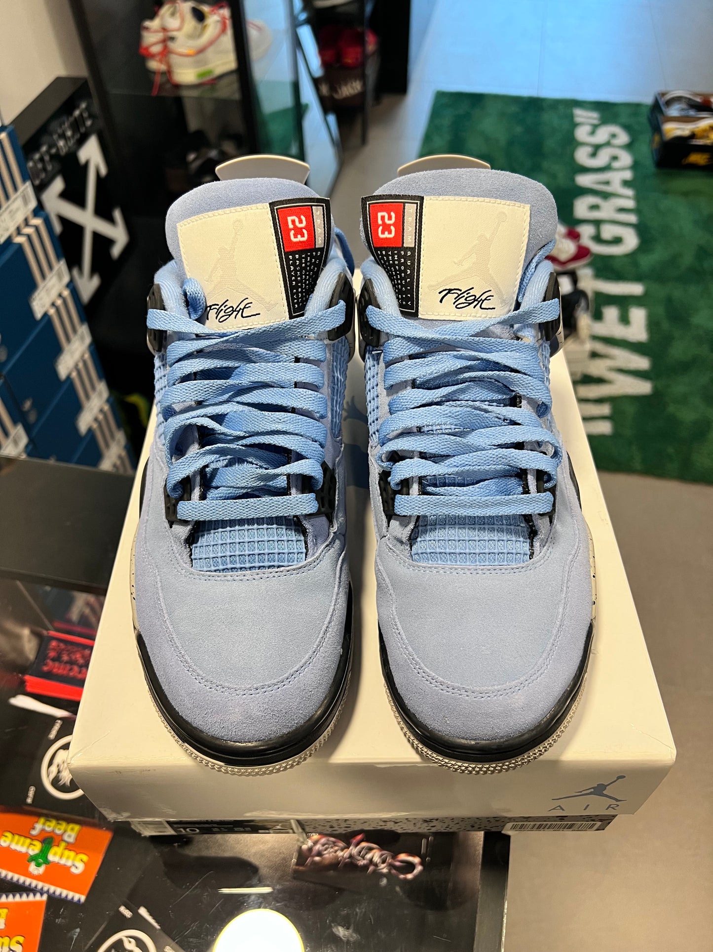 Air Jordan 4 Retro University Blue