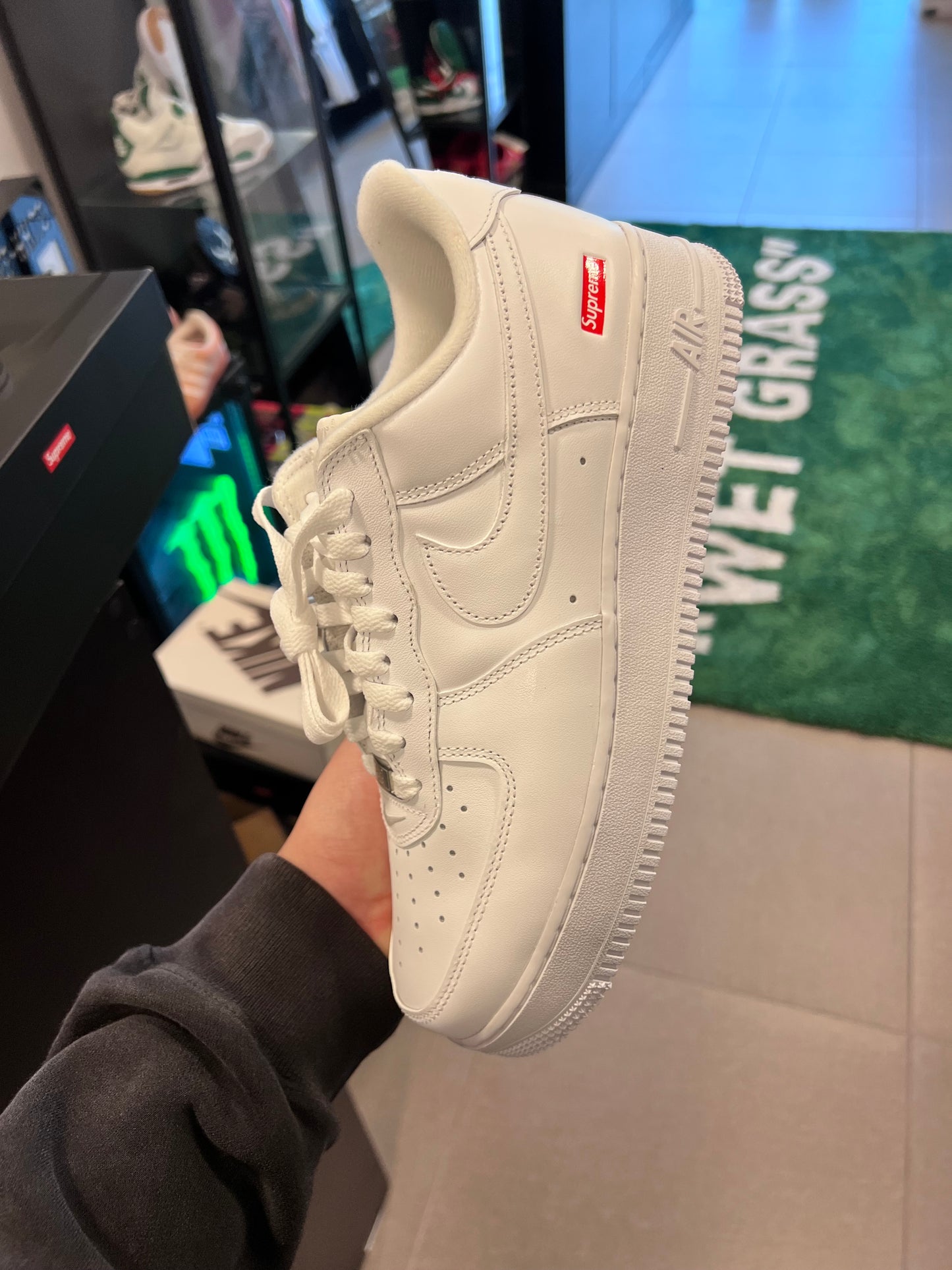 Nike Air Force 1 Low Supreme White