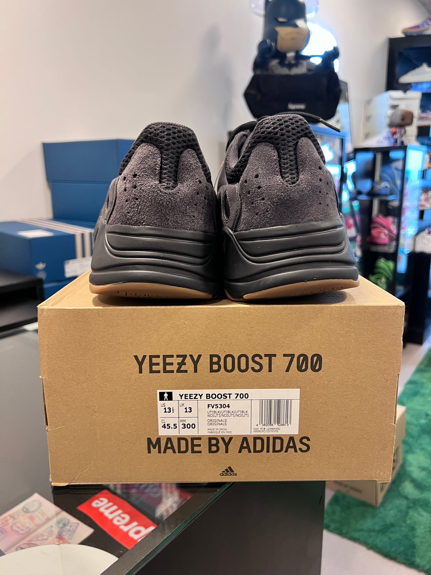 Adidas Yeezy Boost 700 V2 "Utility Black"
