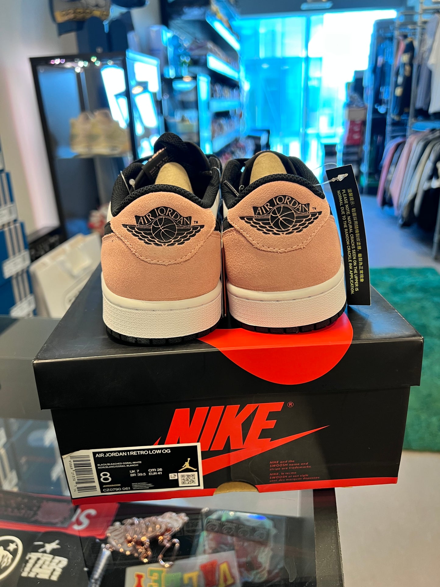 Jordan 1 Low OG
Bleached Coral