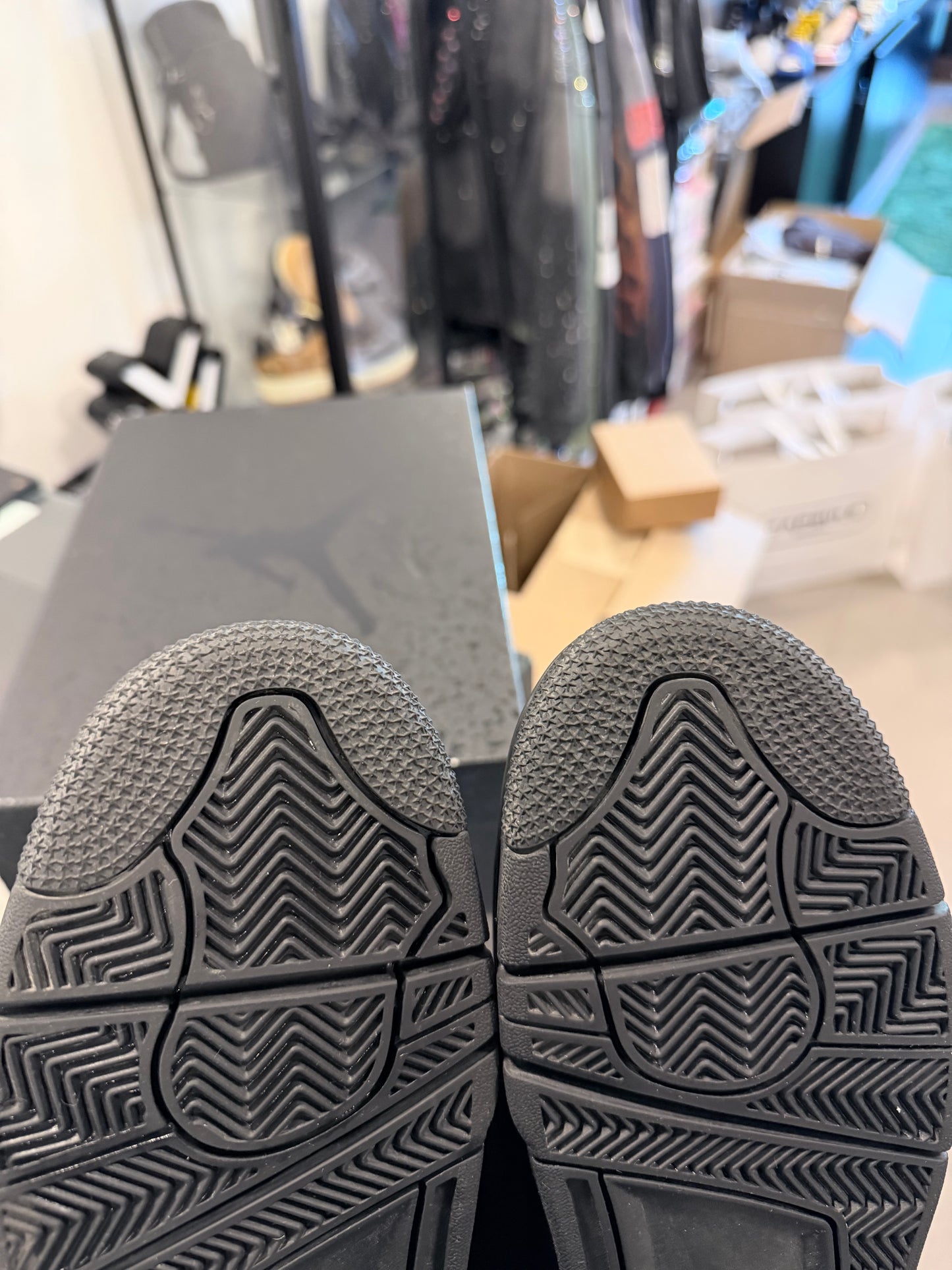 Jordan 4 Retro Black Cat 2025 (USADA)
