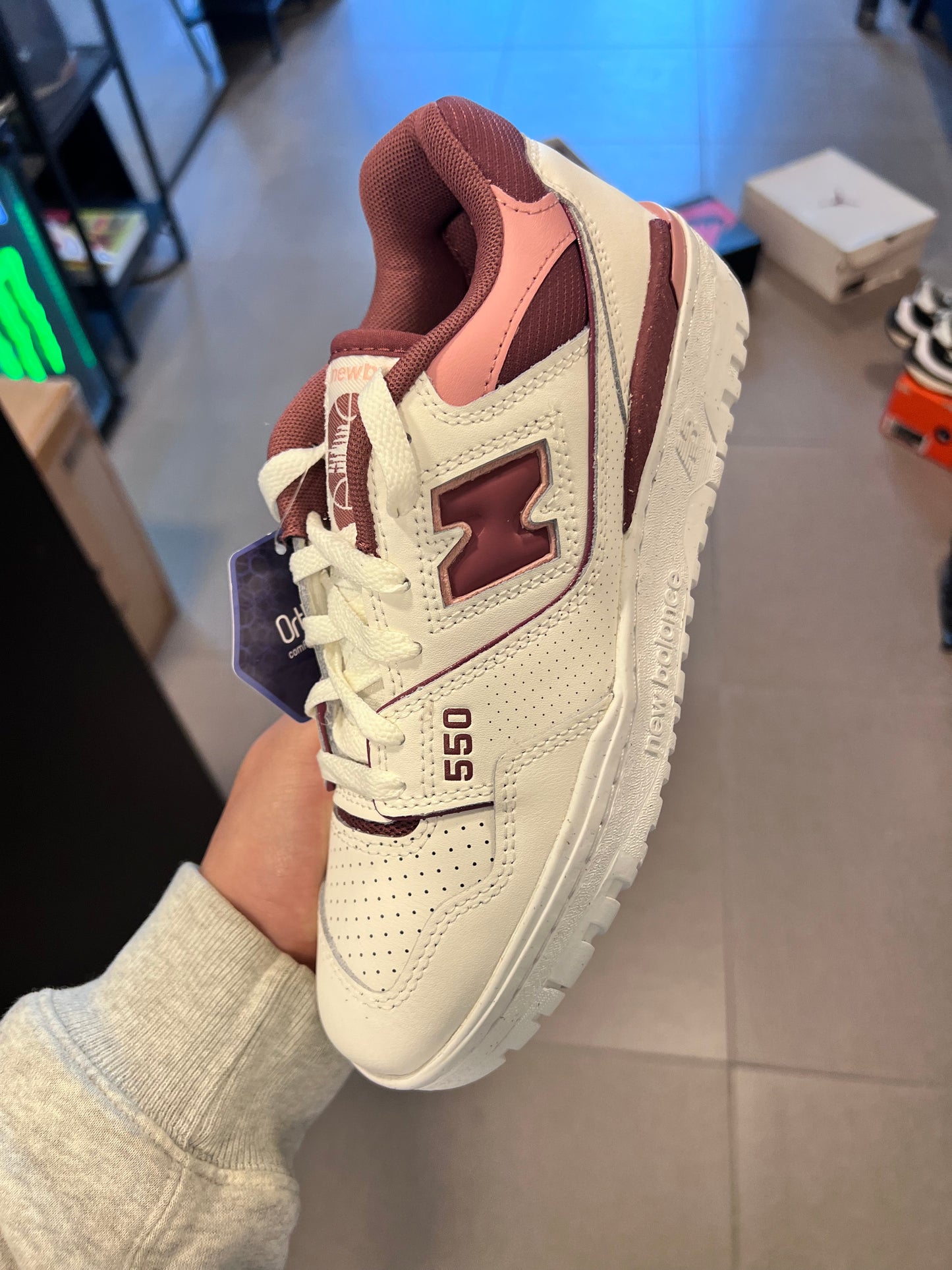 New Balance 550
White Bubblegum Pink