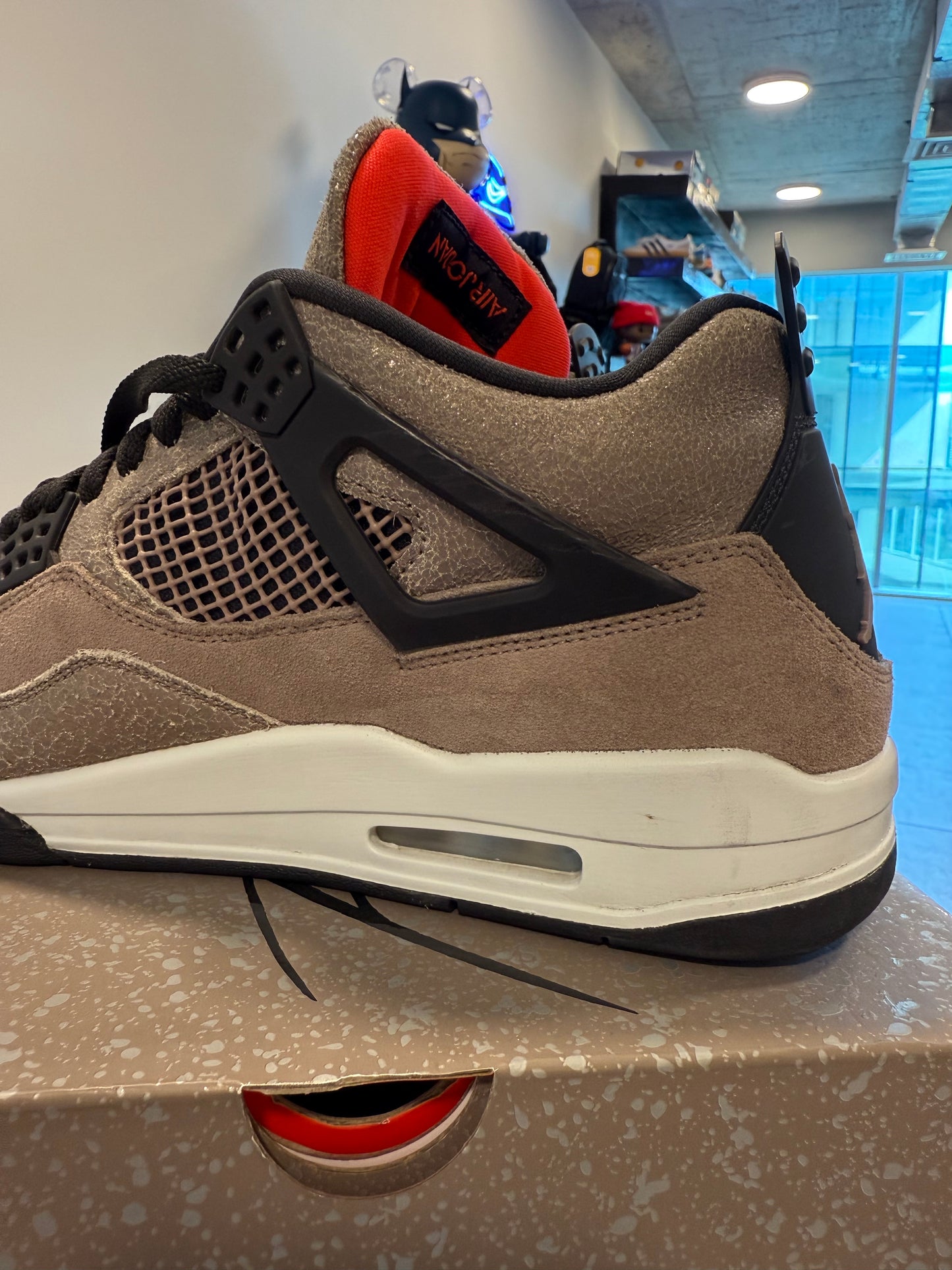 Jordan 4 Retro Taupe Haze