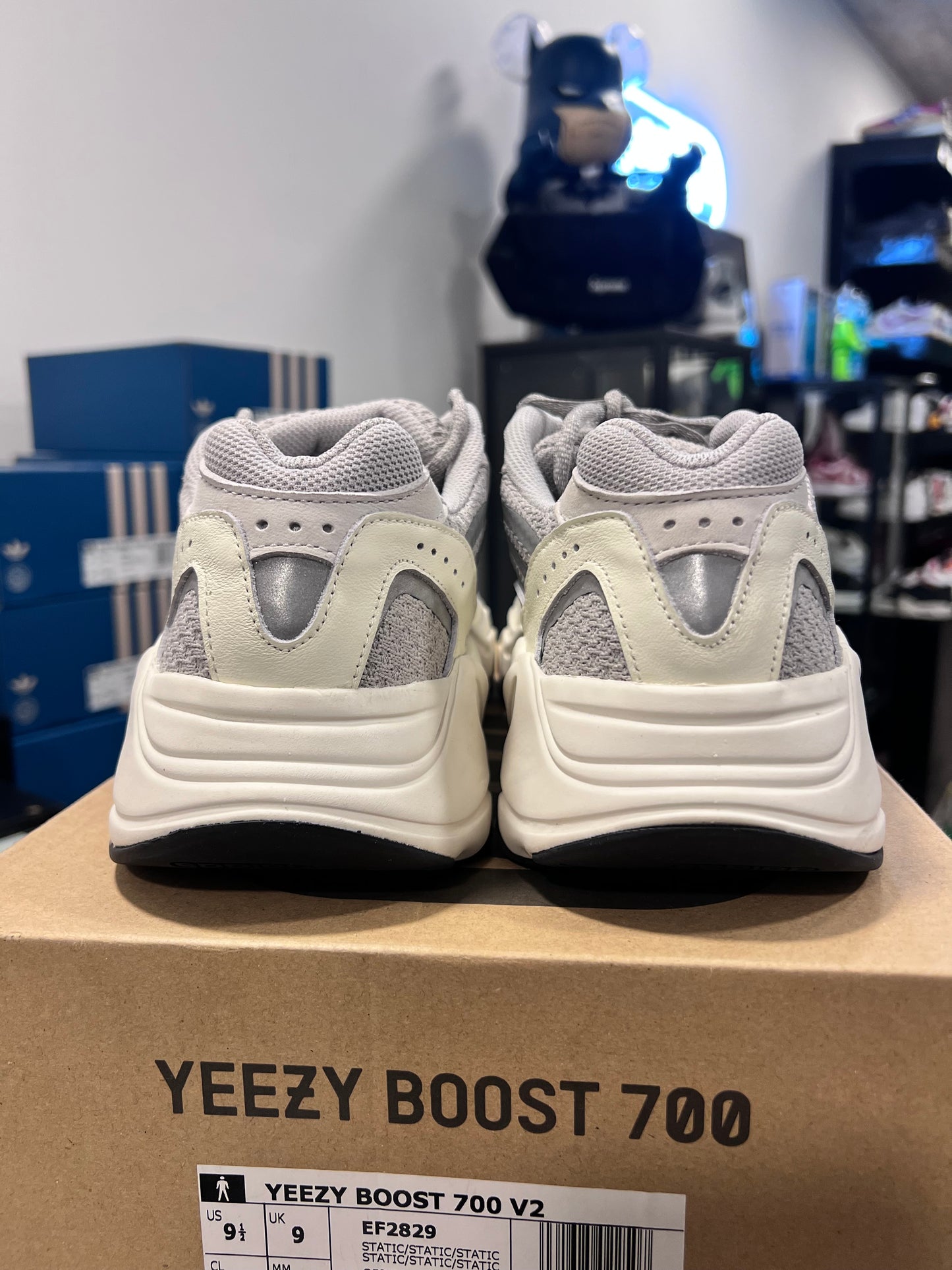 adidas Yeezy Boost 700 V2
Static