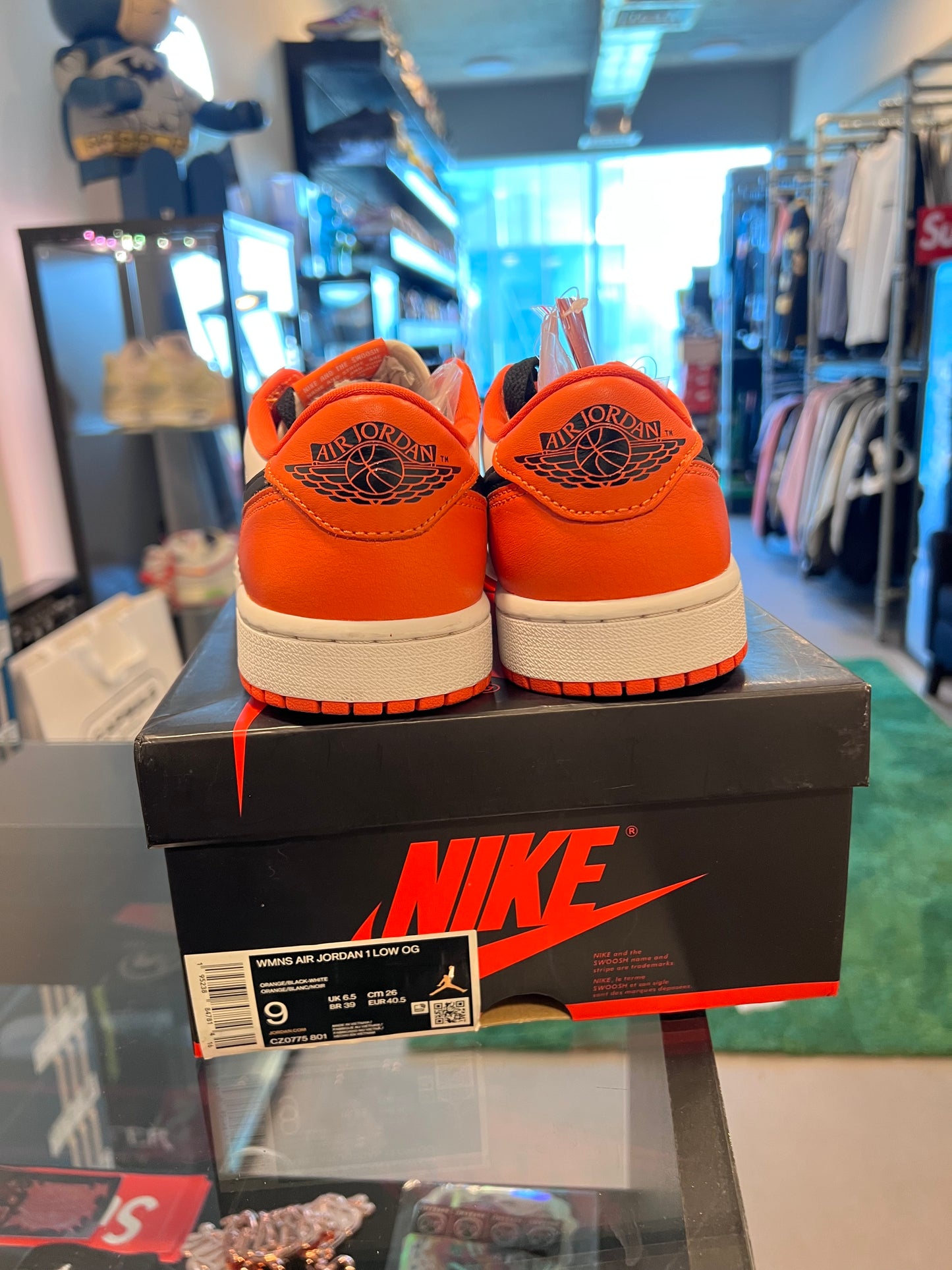 Jordan 1 Low OG
Starfish (Women's)