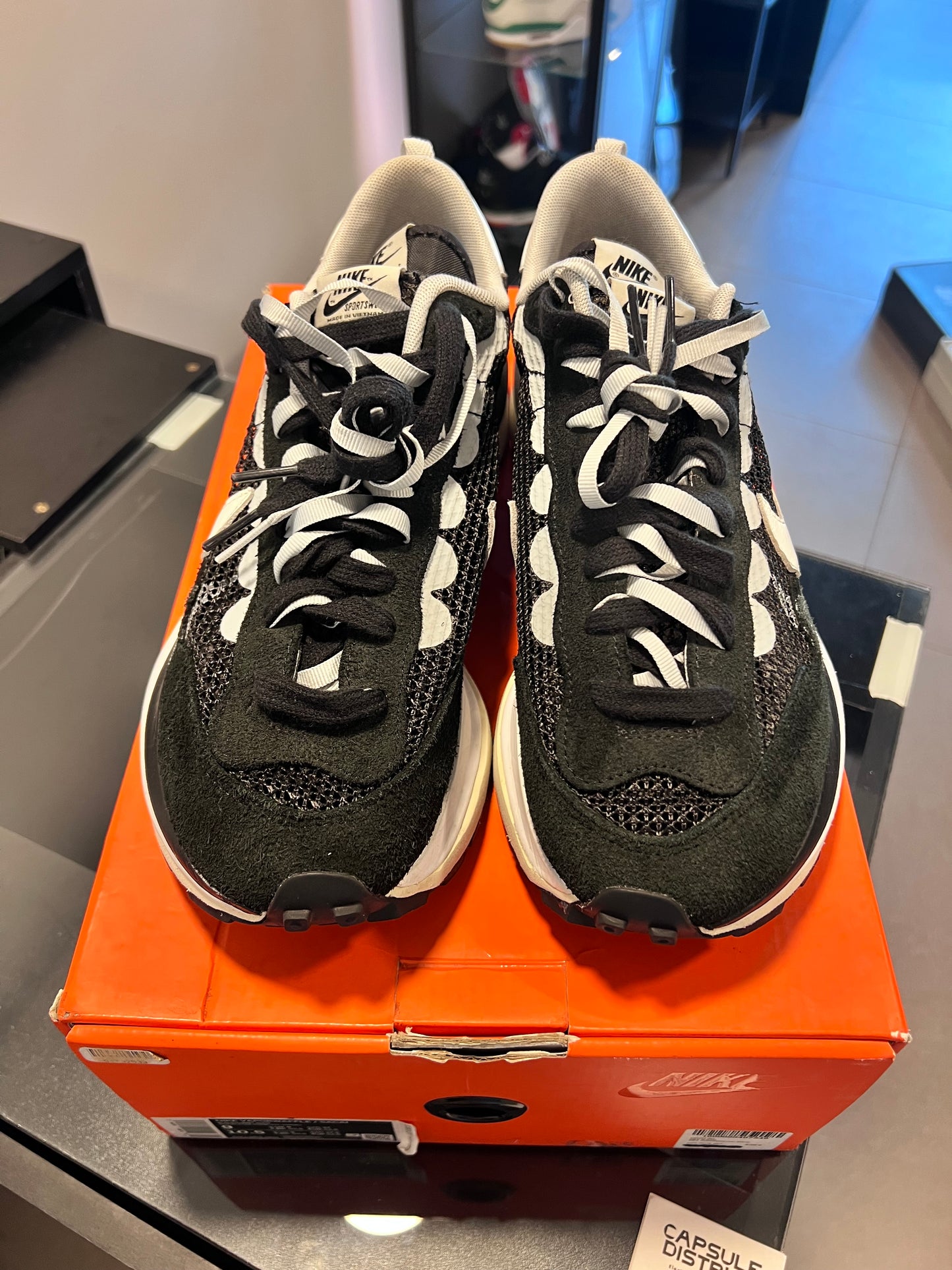 Nike Vaporwaffle
sacai Black White