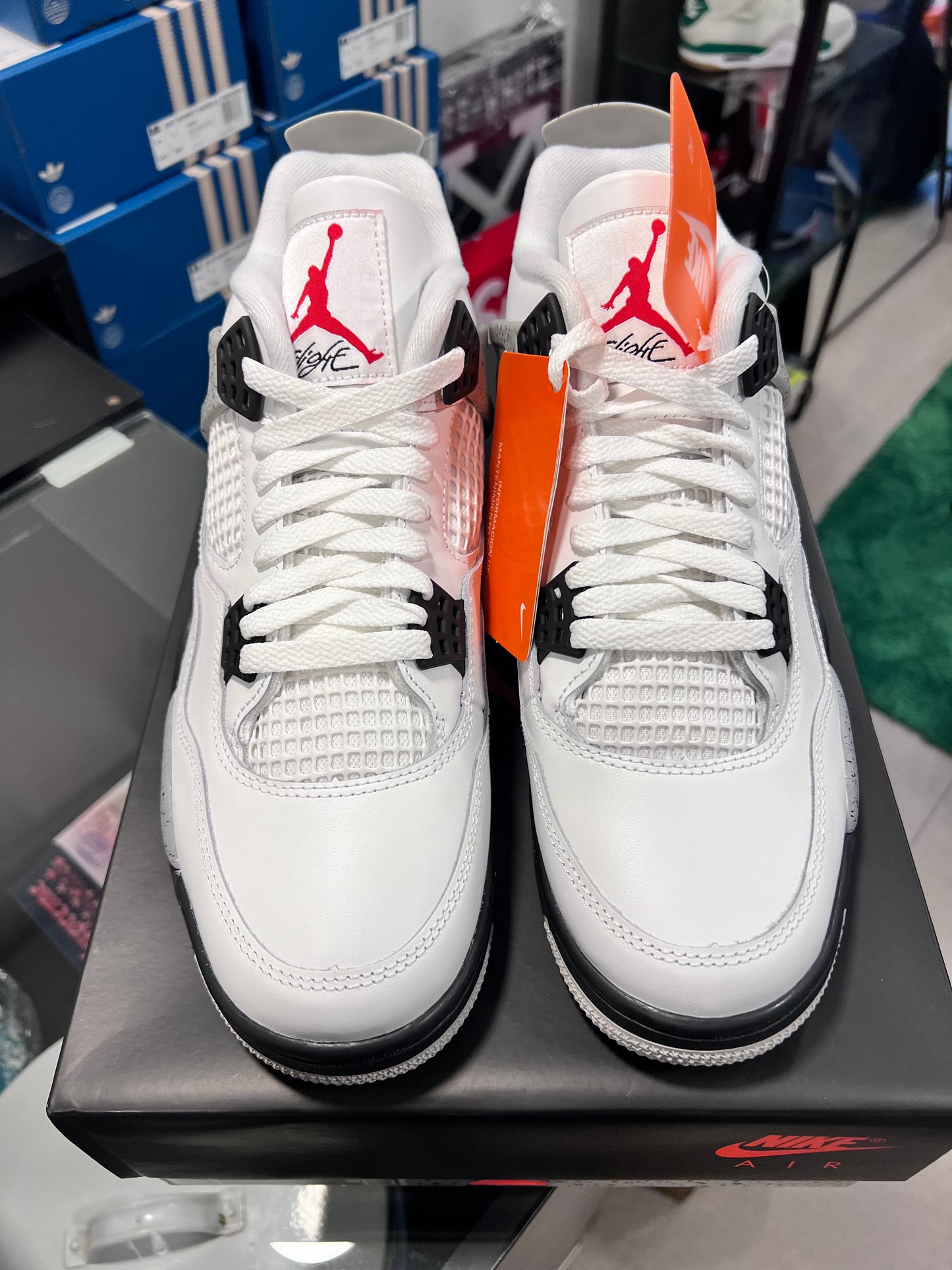 Jordan 4 Retro
White Cement (2025)