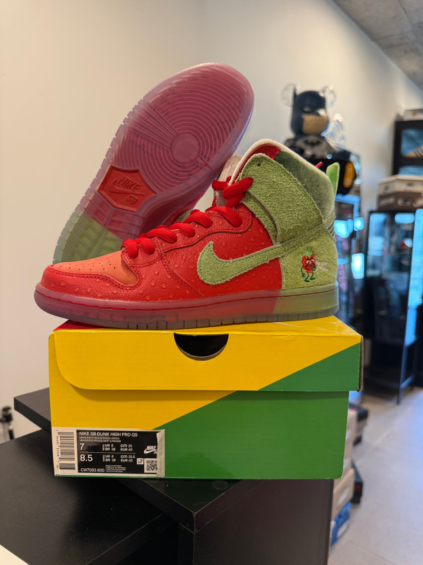 Nike SB Dunk High Strawberry Cough