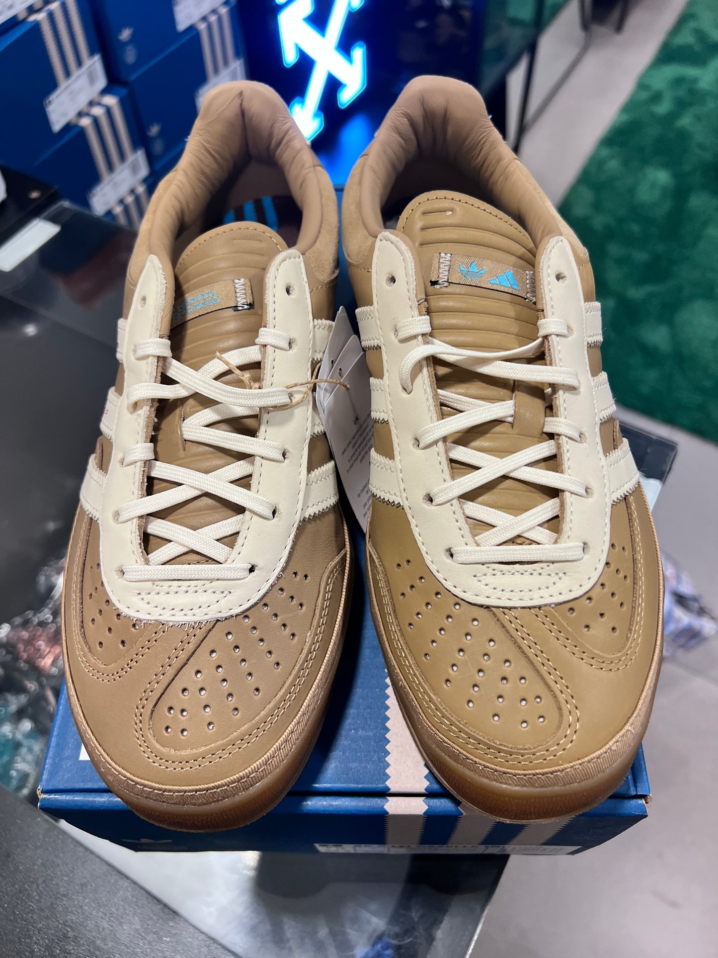 adidas Gazelle Indoor
Bad Bunny Lionel Messi La Voz De Los Fans