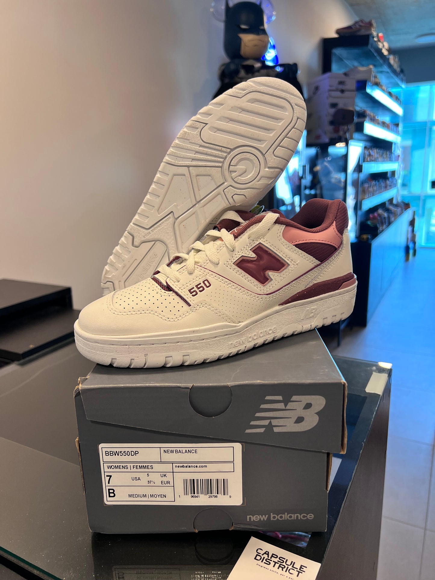New Balance 550
White Bubblegum Pink