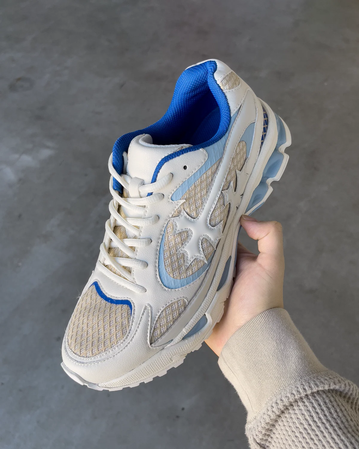 Bravest Studios BLUE KROSS KOUNTRY RUNNER