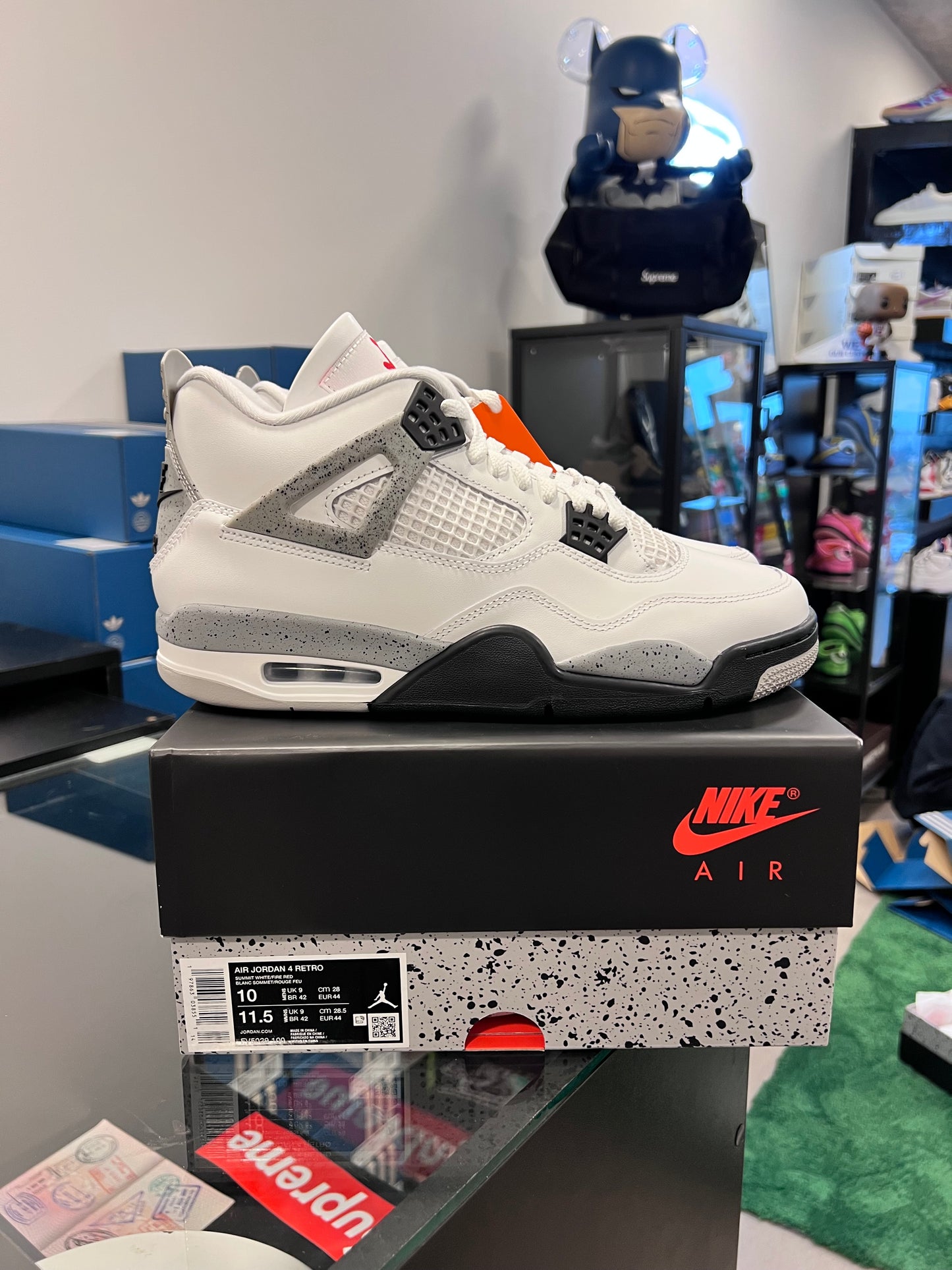 Jordan 4 Retro
White Cement (2025)