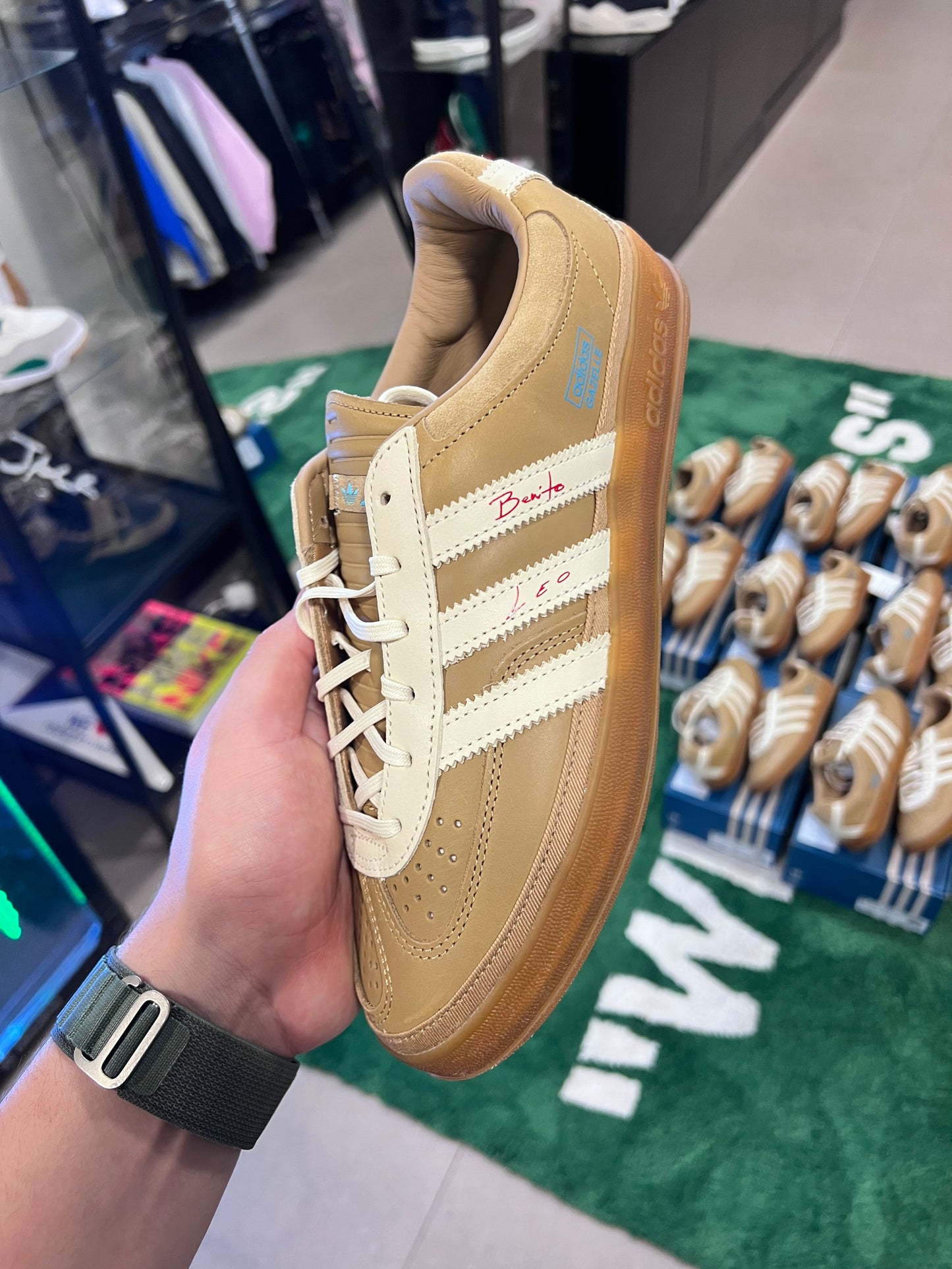 adidas Gazelle Indoor
Bad Bunny Lionel Messi La Voz De Los Fans