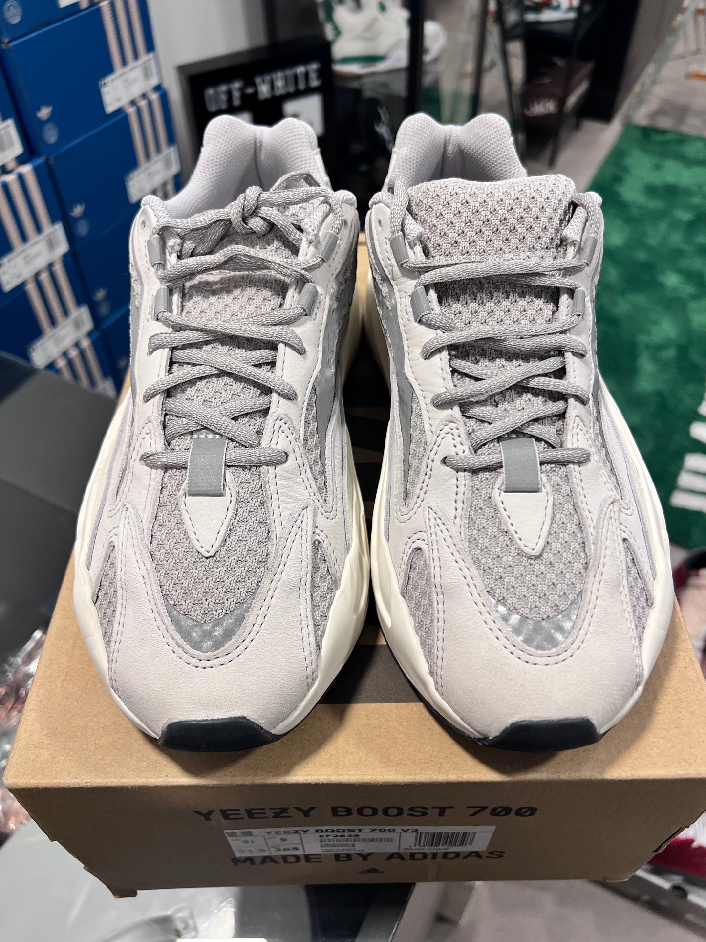 adidas Yeezy Boost 700 V2
Static