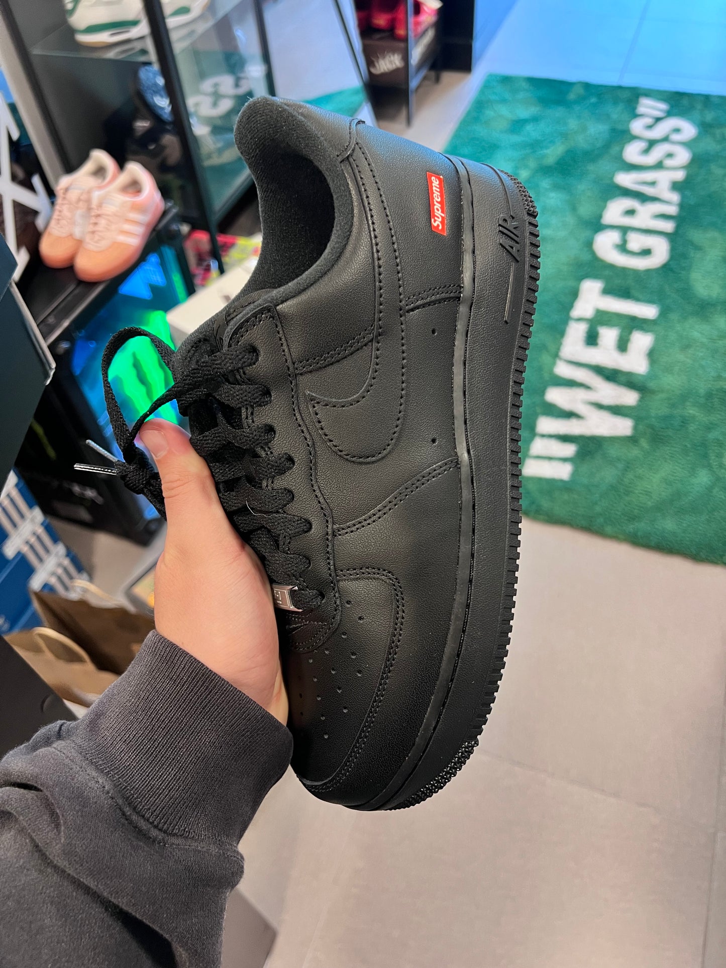 Nike Air Force 1 Low Supreme Black
