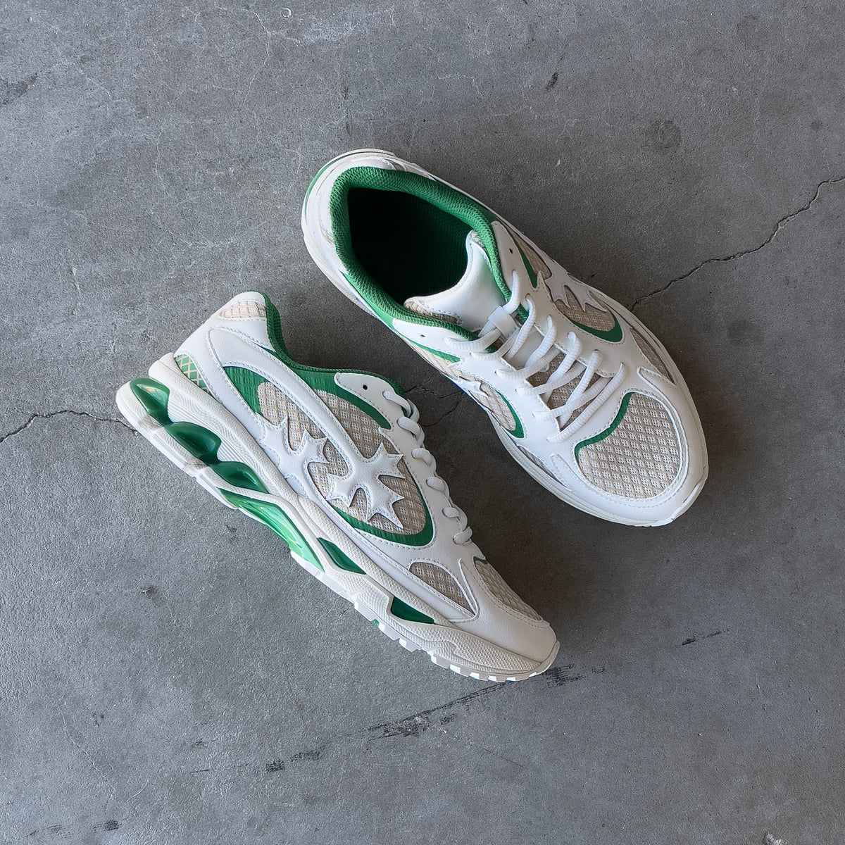 Braves Studios GREEN KROSS KOUNTRY RUNNER — 2