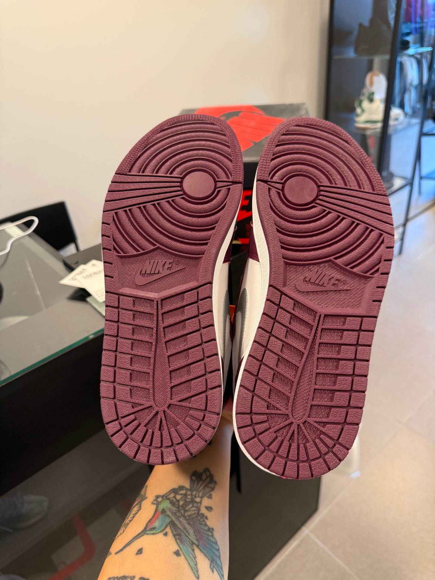 Jordan 1 Retro High OG Bordeaux