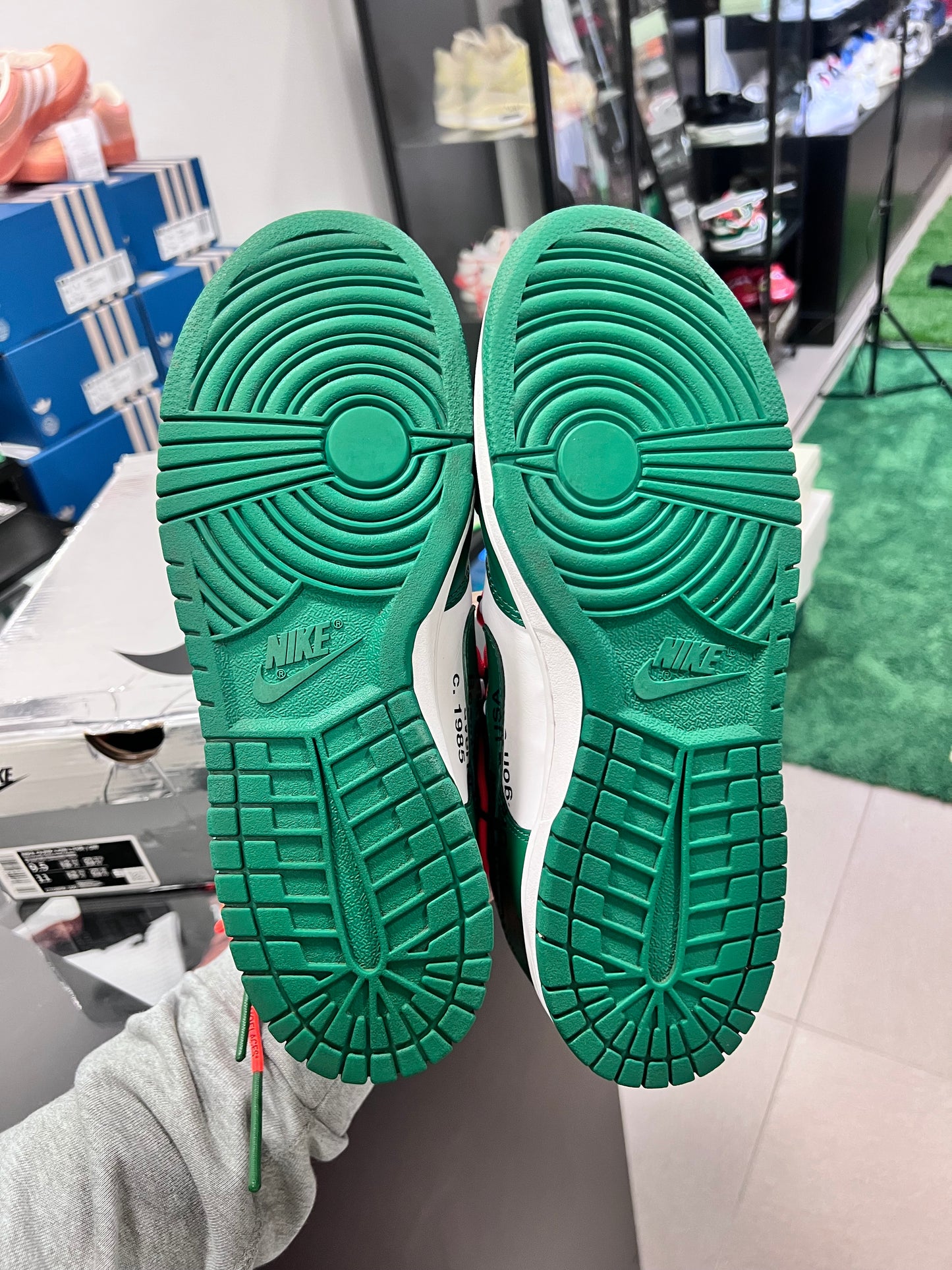 Nike Dunk Low
Off-White Pine Green