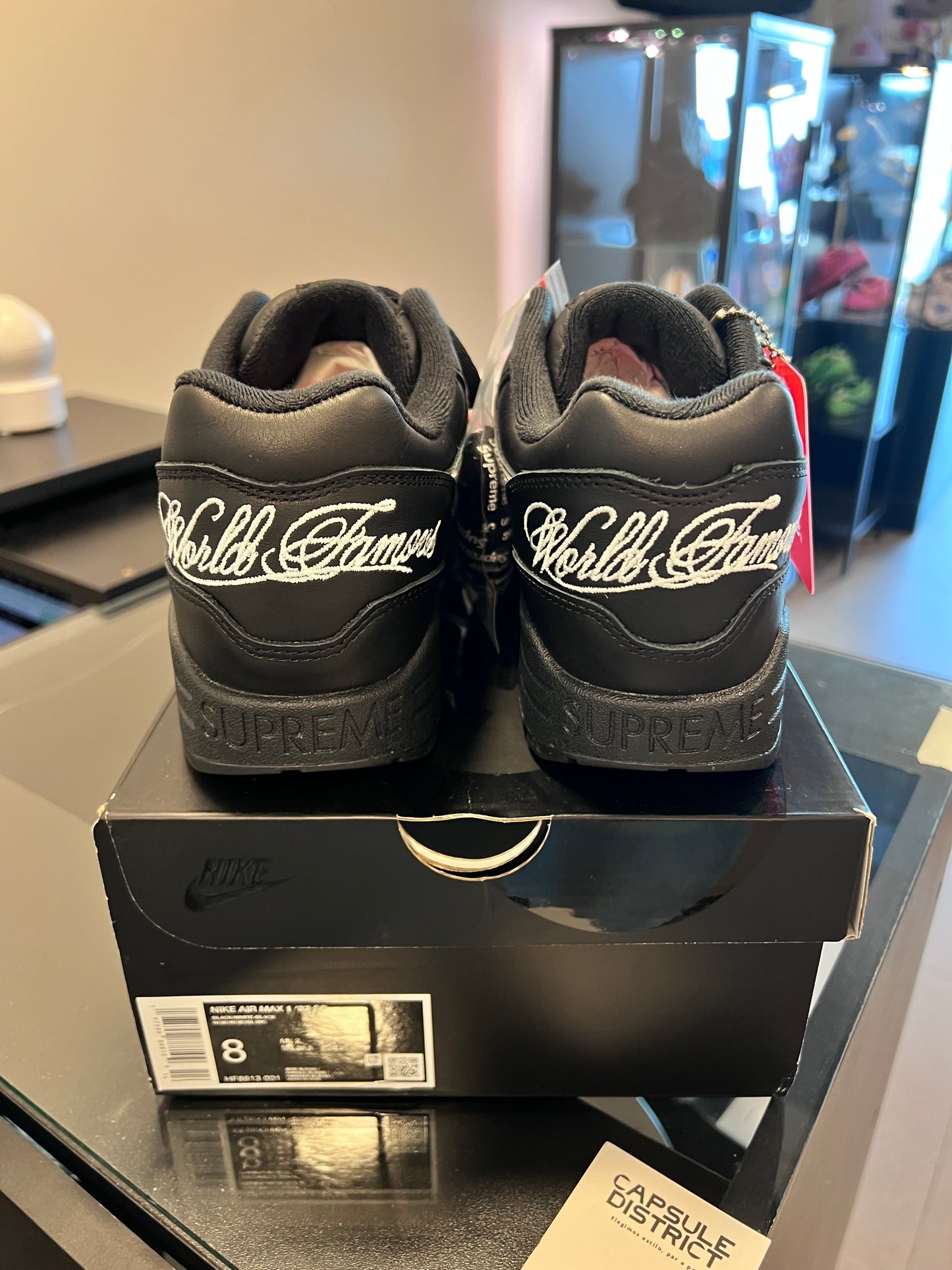 Nike Air Max 1 '87 SP
Supreme Black White