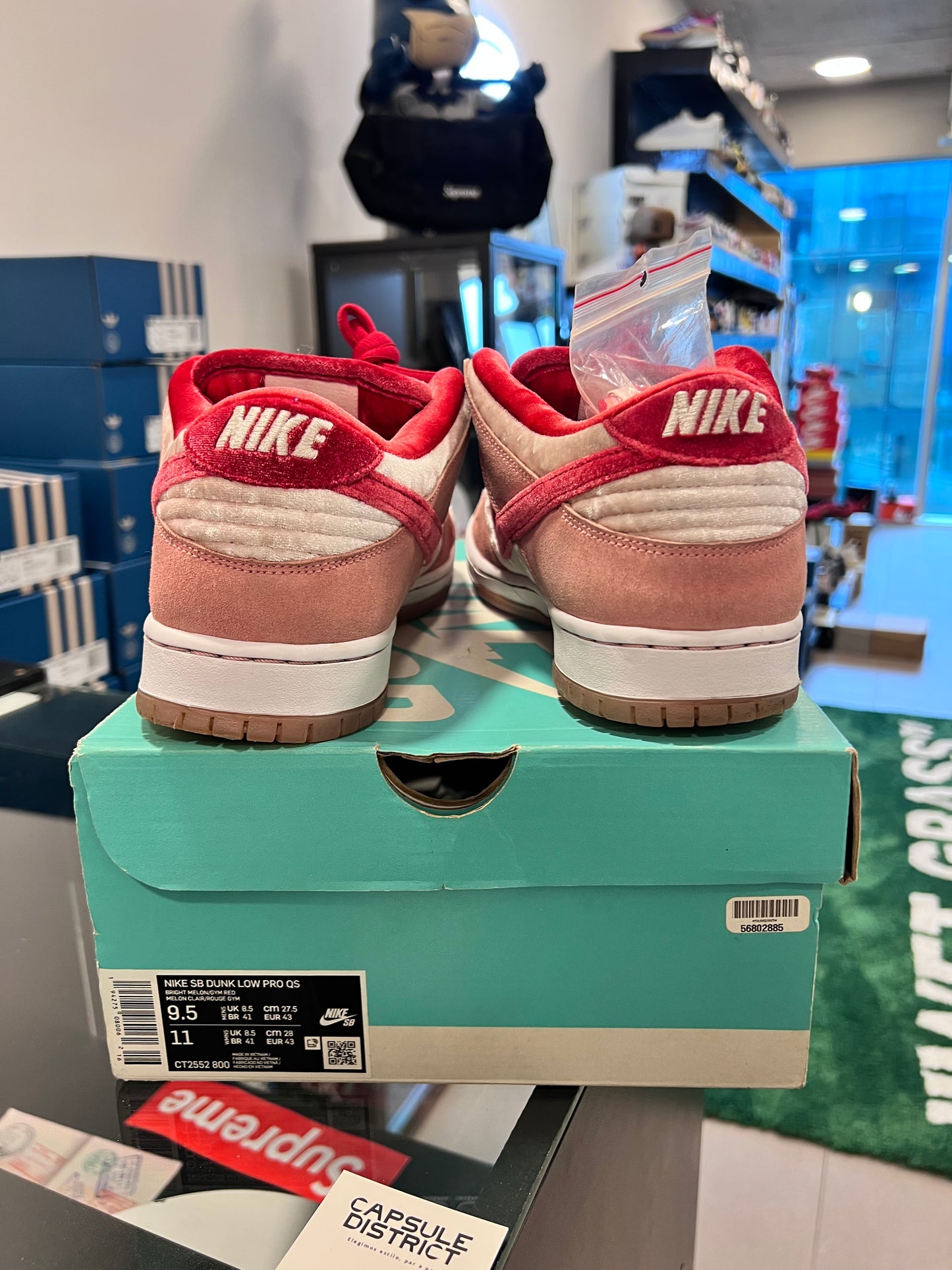 Nike SB Dunk Low
StrangeLove Skateboards