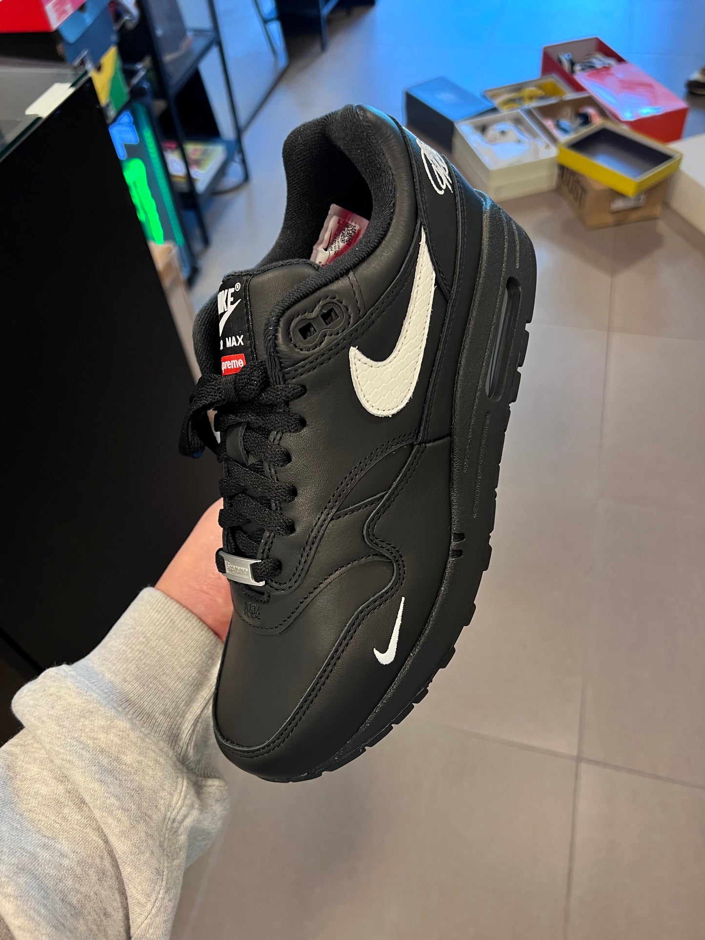 Nike Air Max 1 '87 SP
Supreme Black White