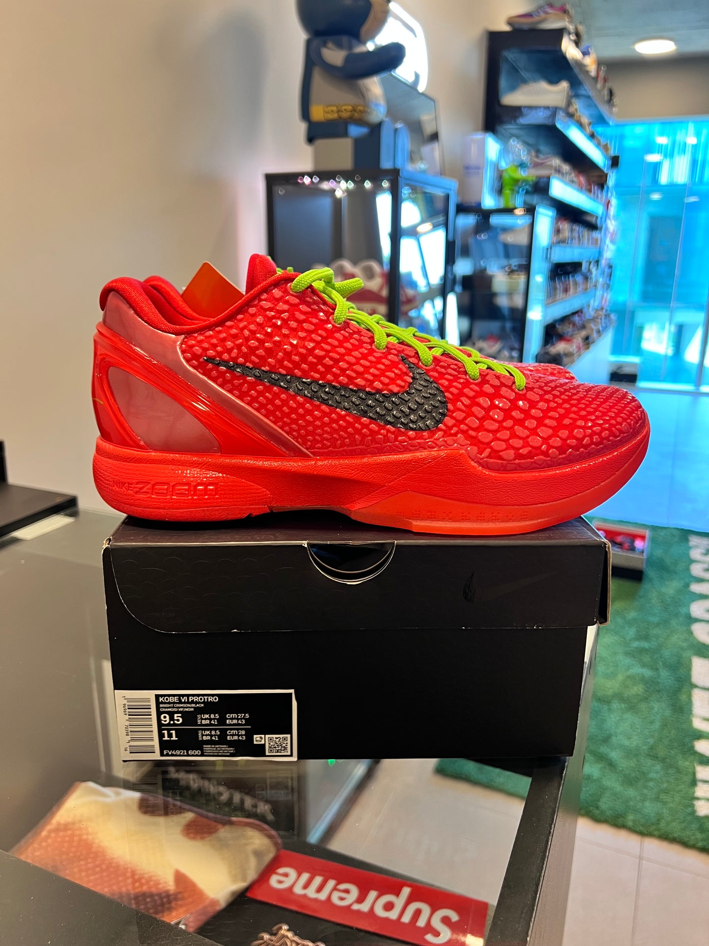 Nike Kobe 6 Protro
Reverse Grinch