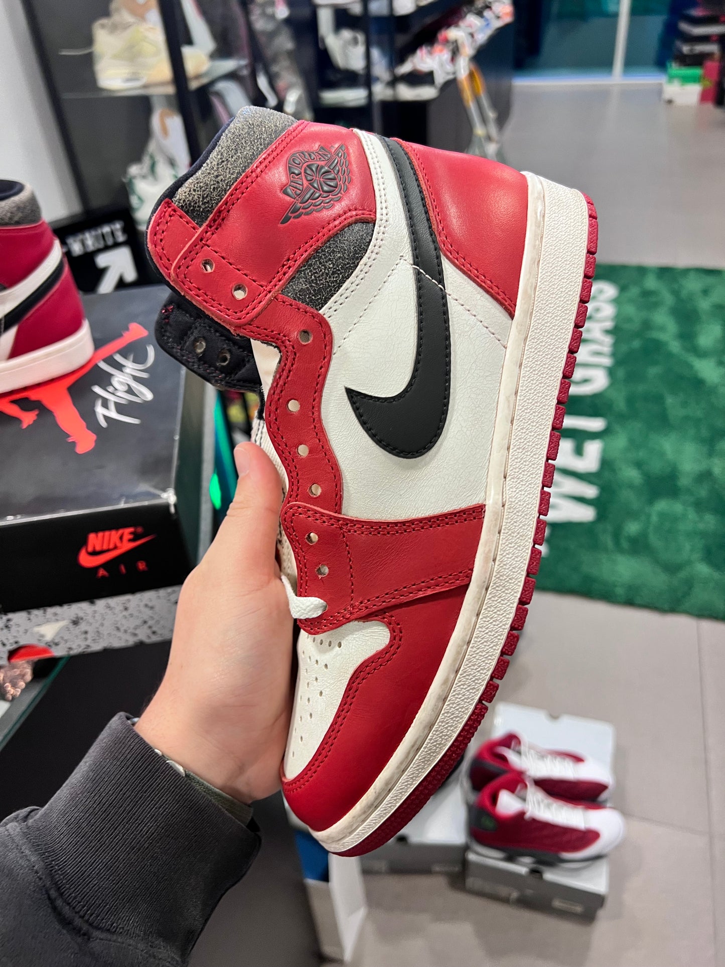Jordan 1 Retro High OG
Chicago Lost and Found