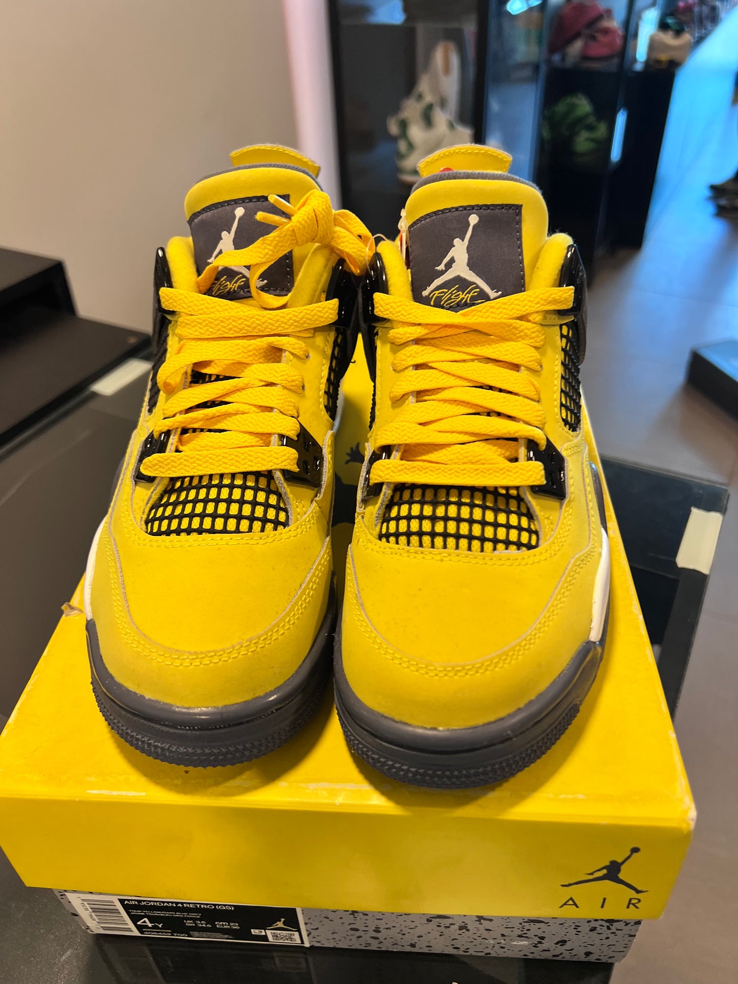 Jordan 4 Retro
Lightning (2021) (GS)