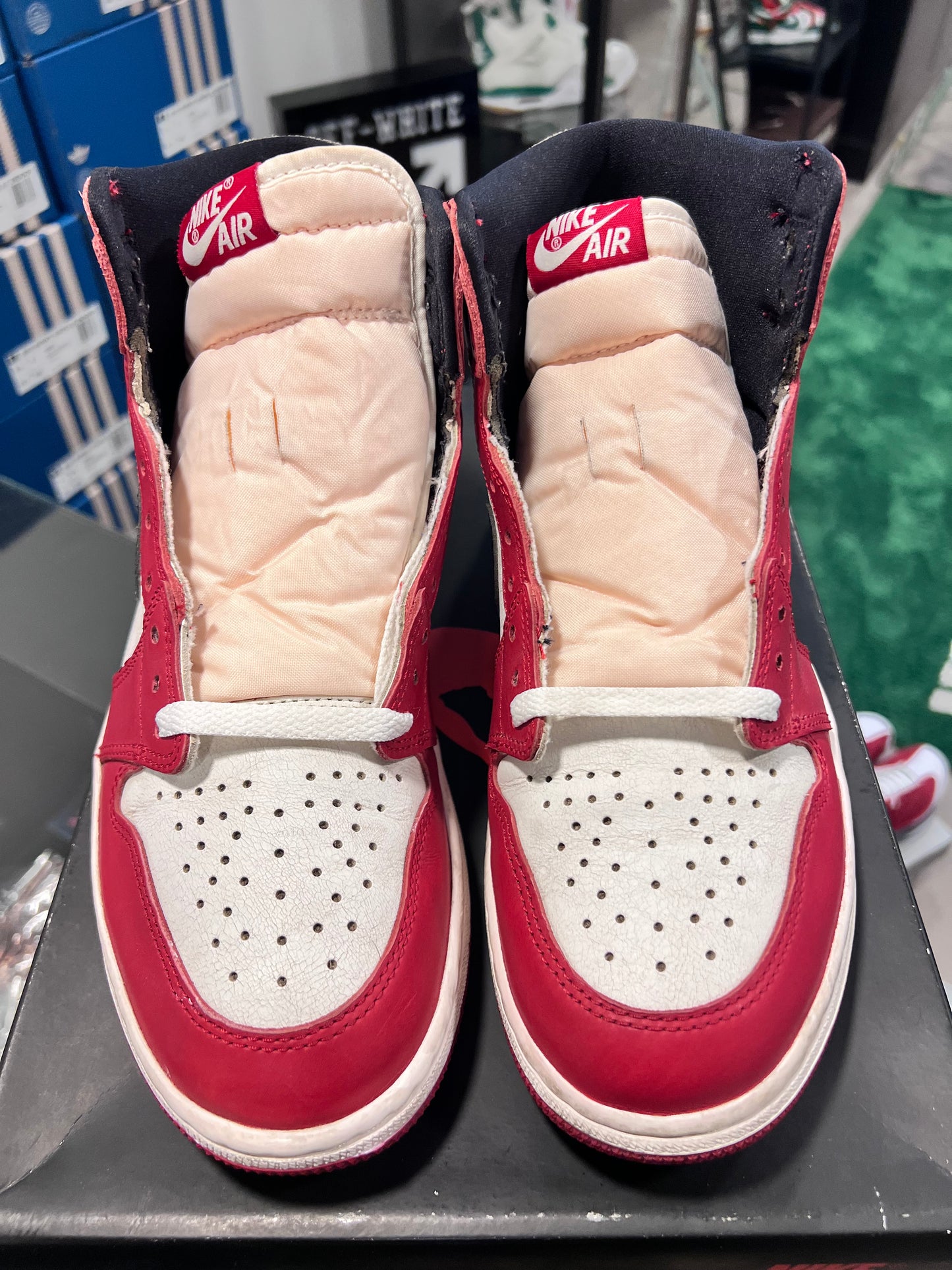 Jordan 1 Retro High OG
Chicago Lost and Found