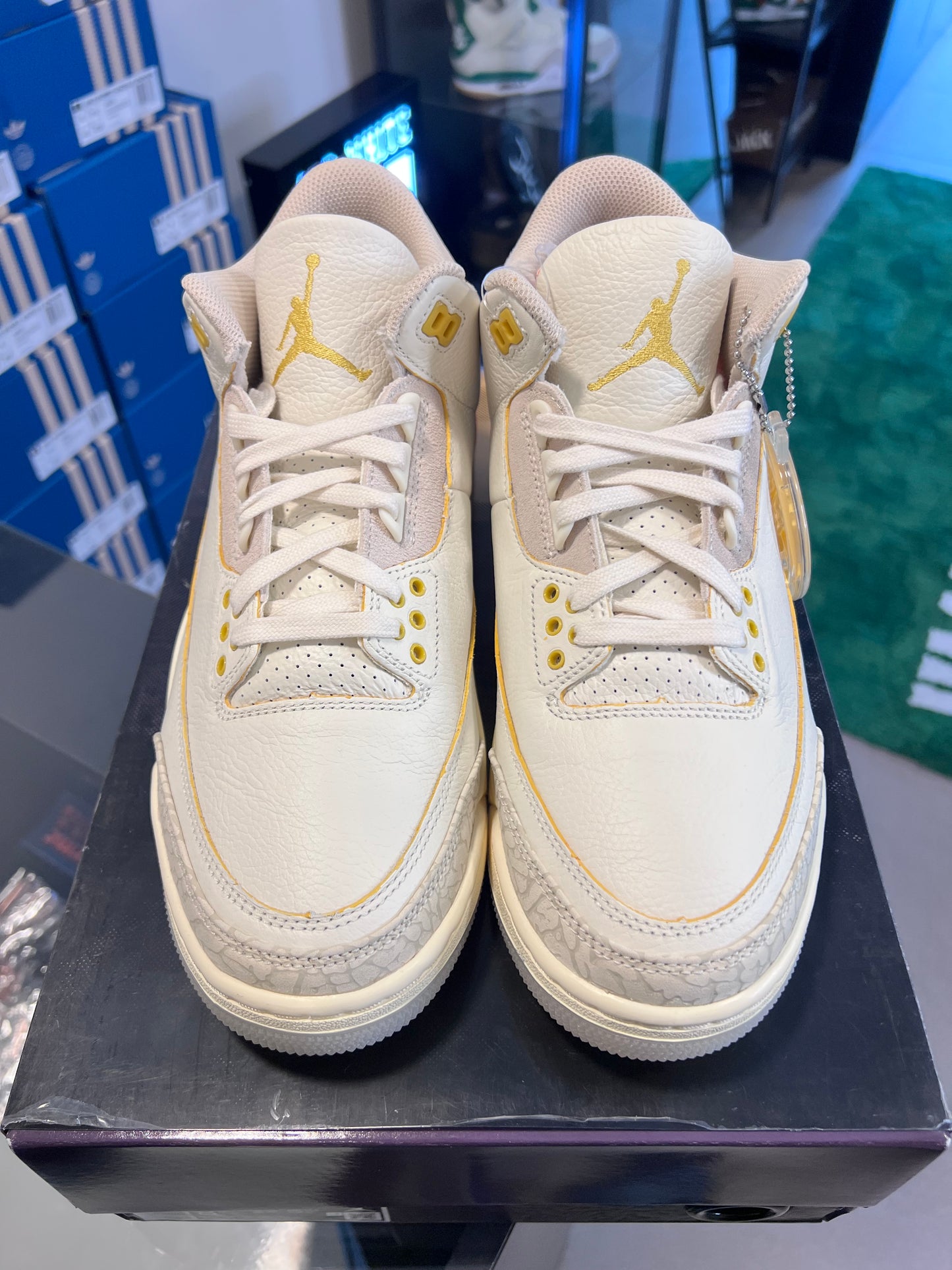 Jordan 3 Retro SP
J Balvin Medellín Sunset
