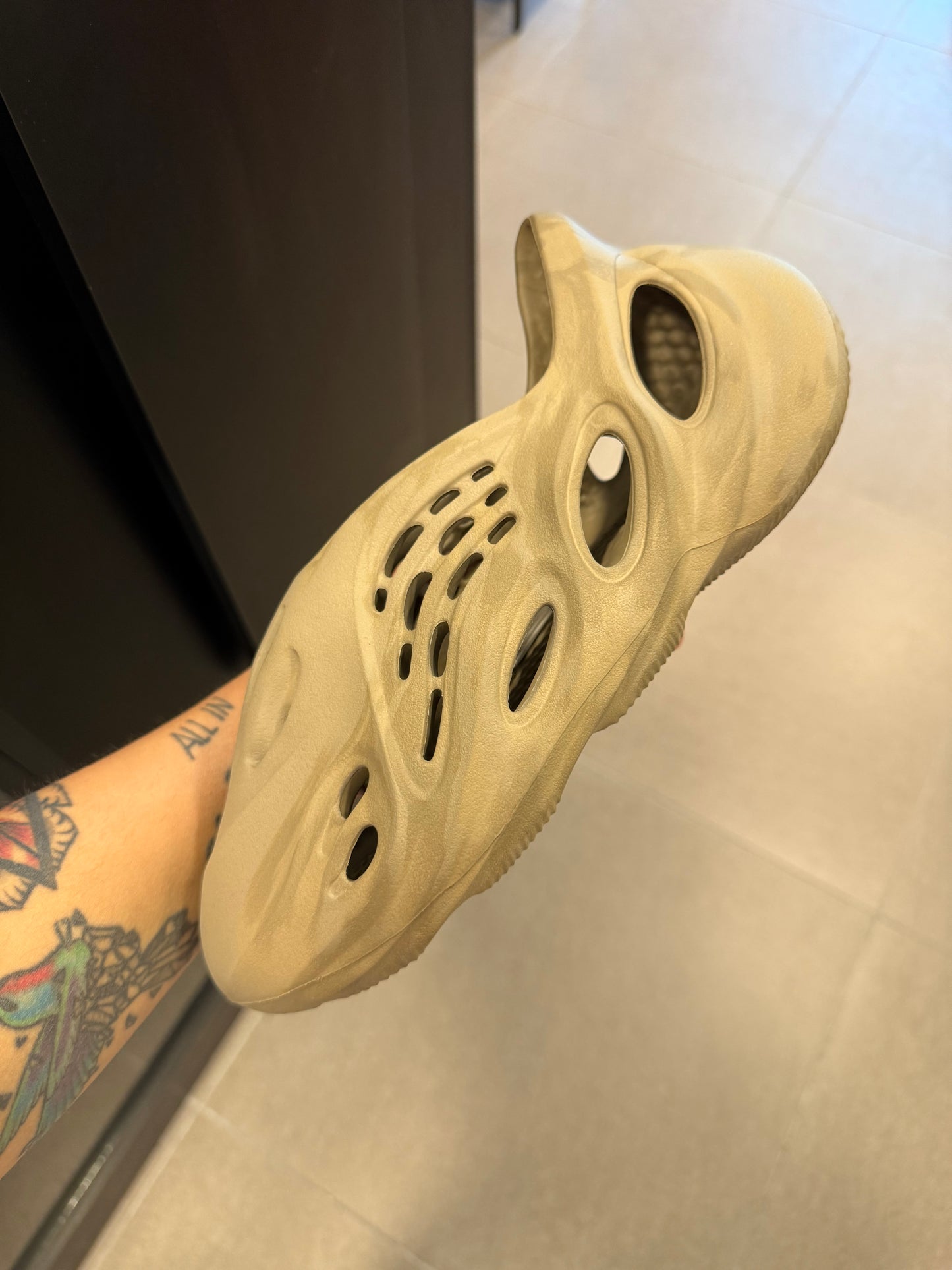 Adidas Yeezy Foam RNNR Stone Stage