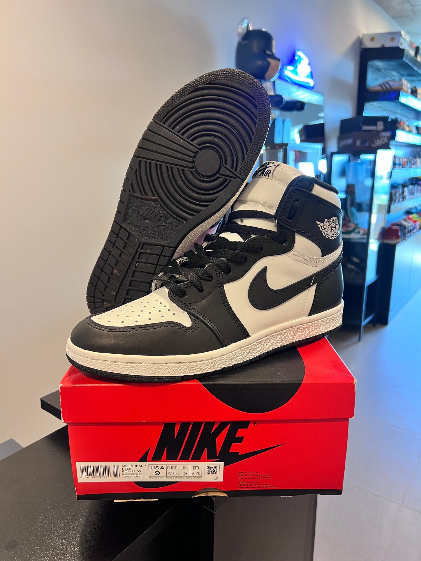Jordan 1 Retro High '85
Black White (2023)
