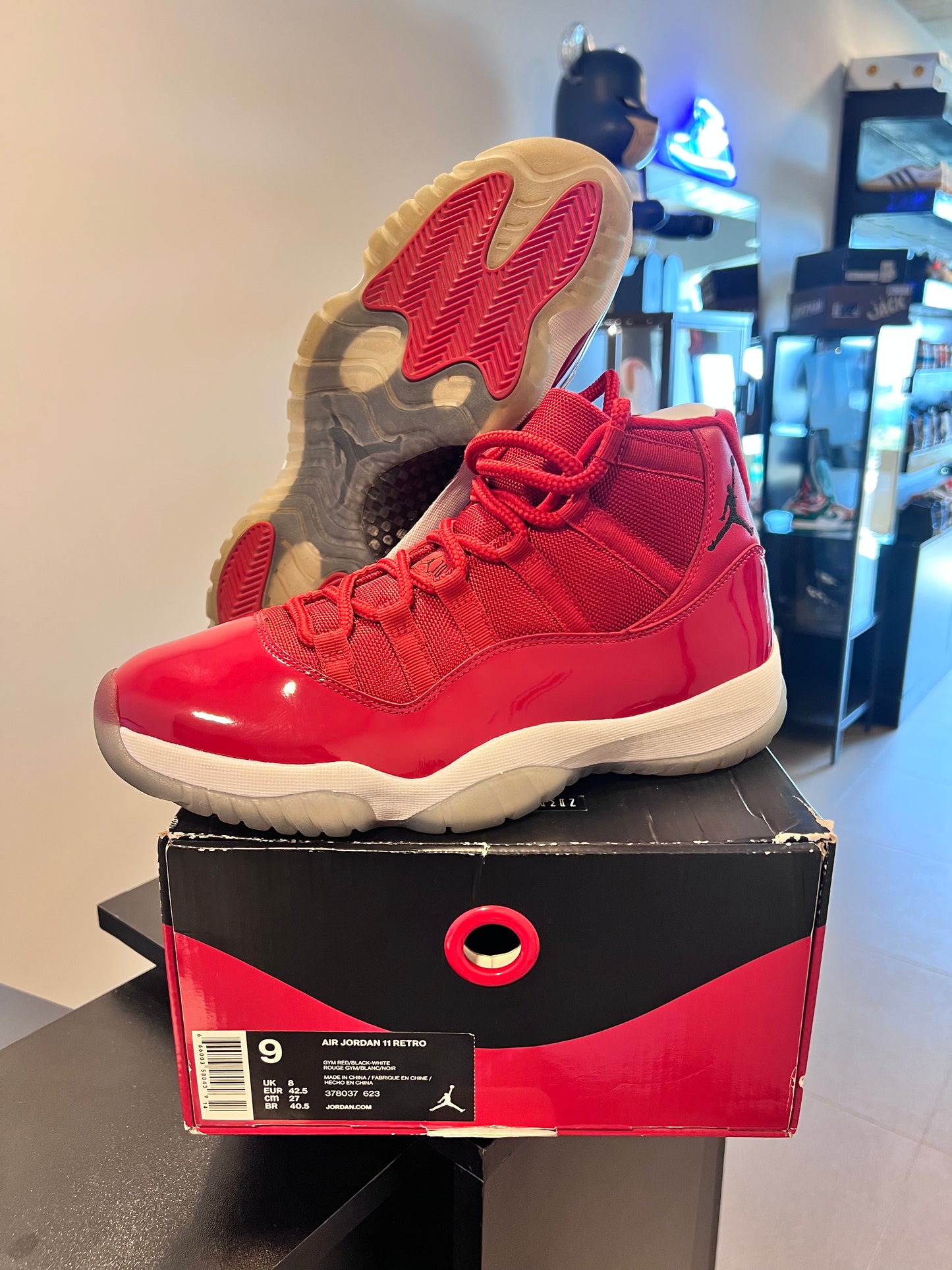 Jordan 11 Retro
Win Like 96