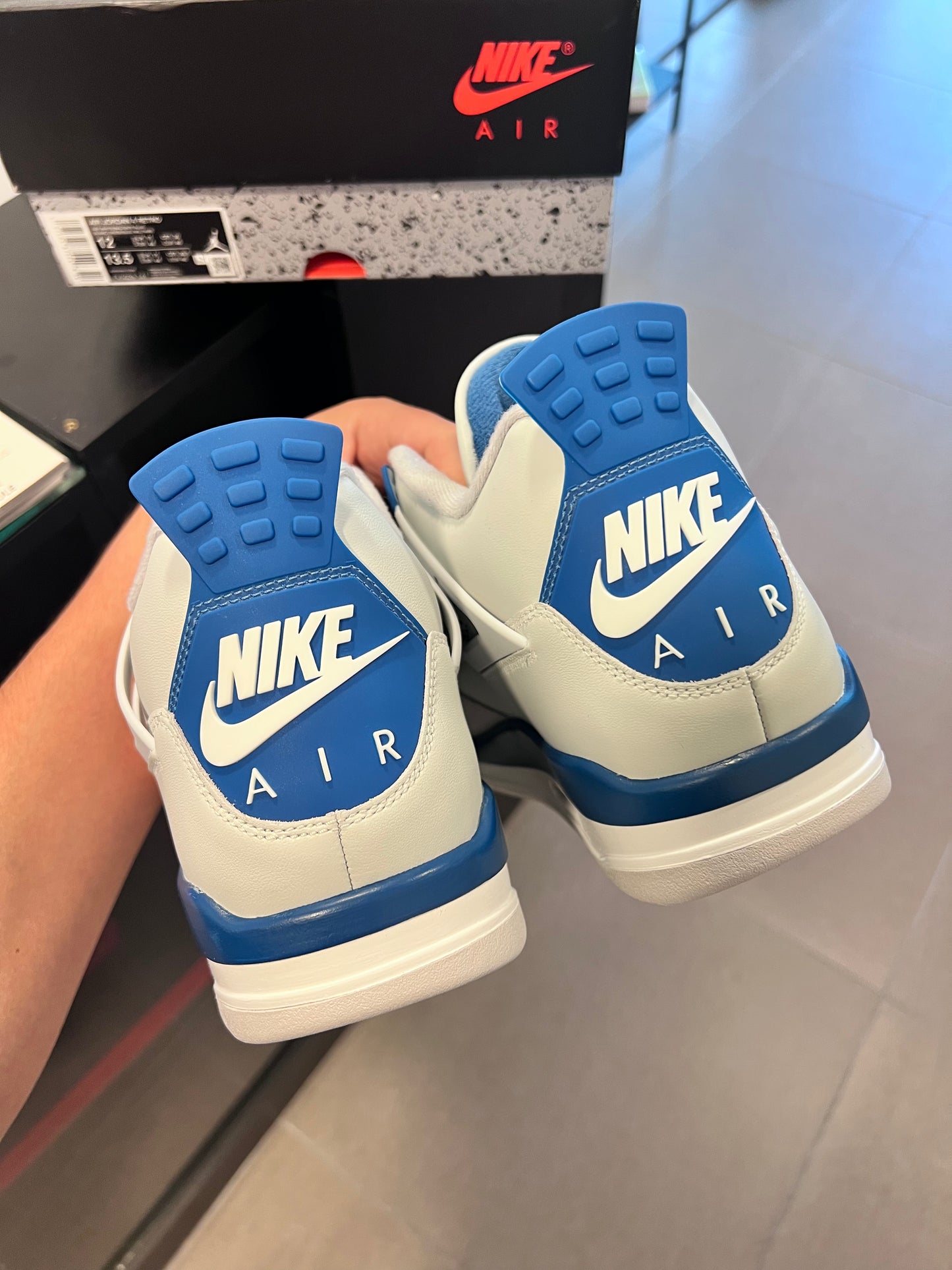 Jordan 4 Retro
Military Blue (2024)