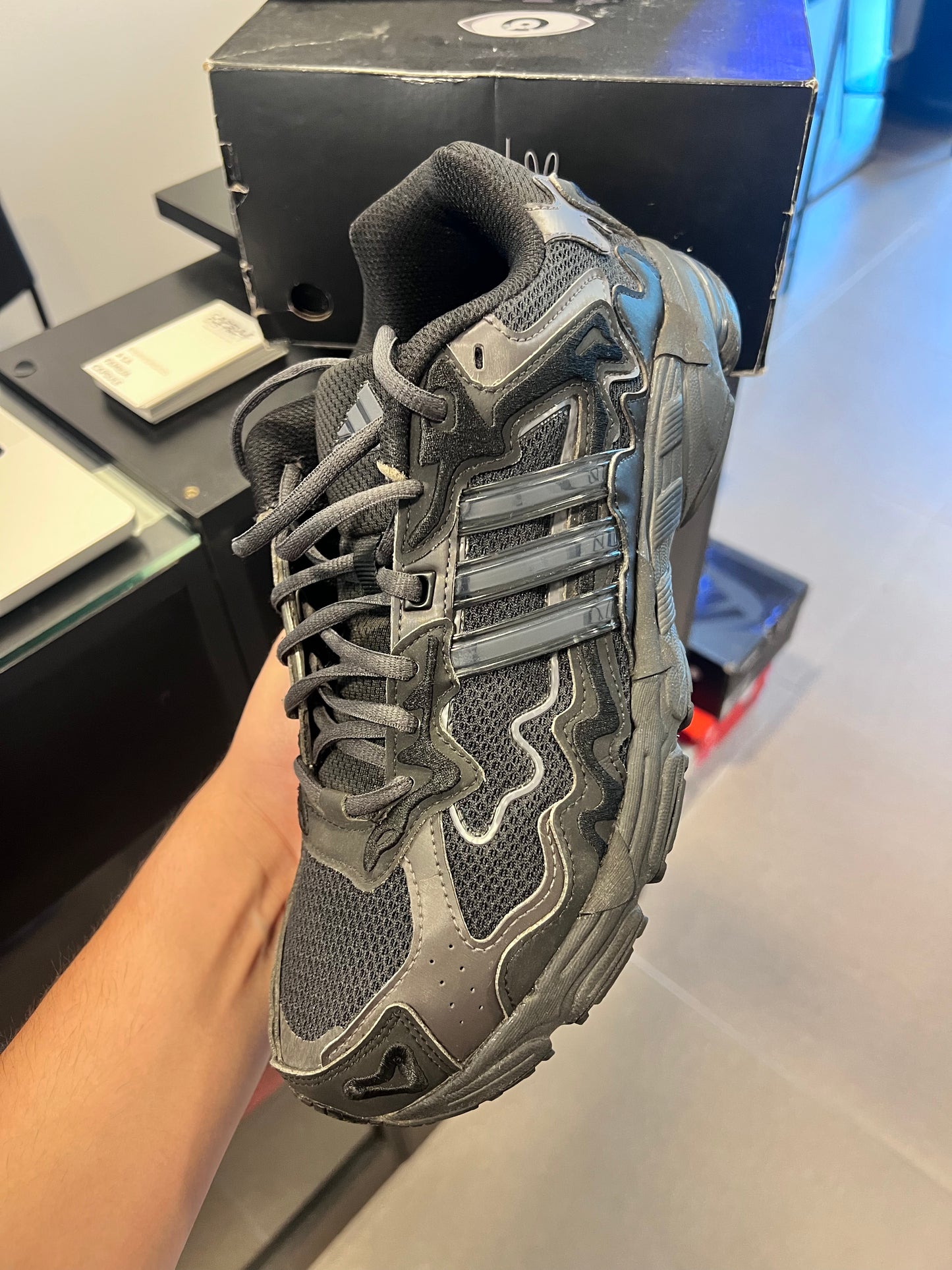 adidas Response CL
Bad Bunny Triple Black
