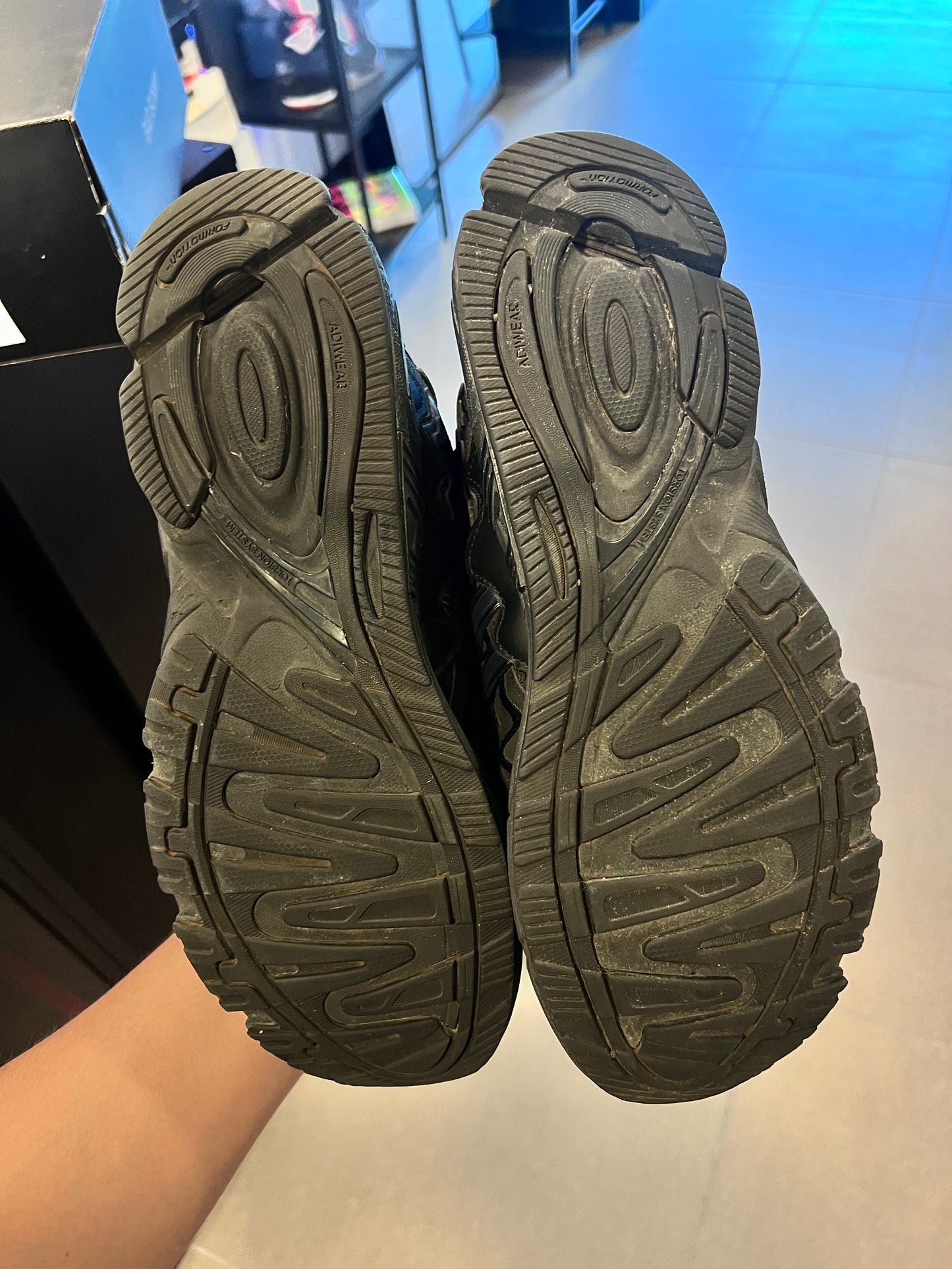 adidas Response CL
Bad Bunny Triple Black