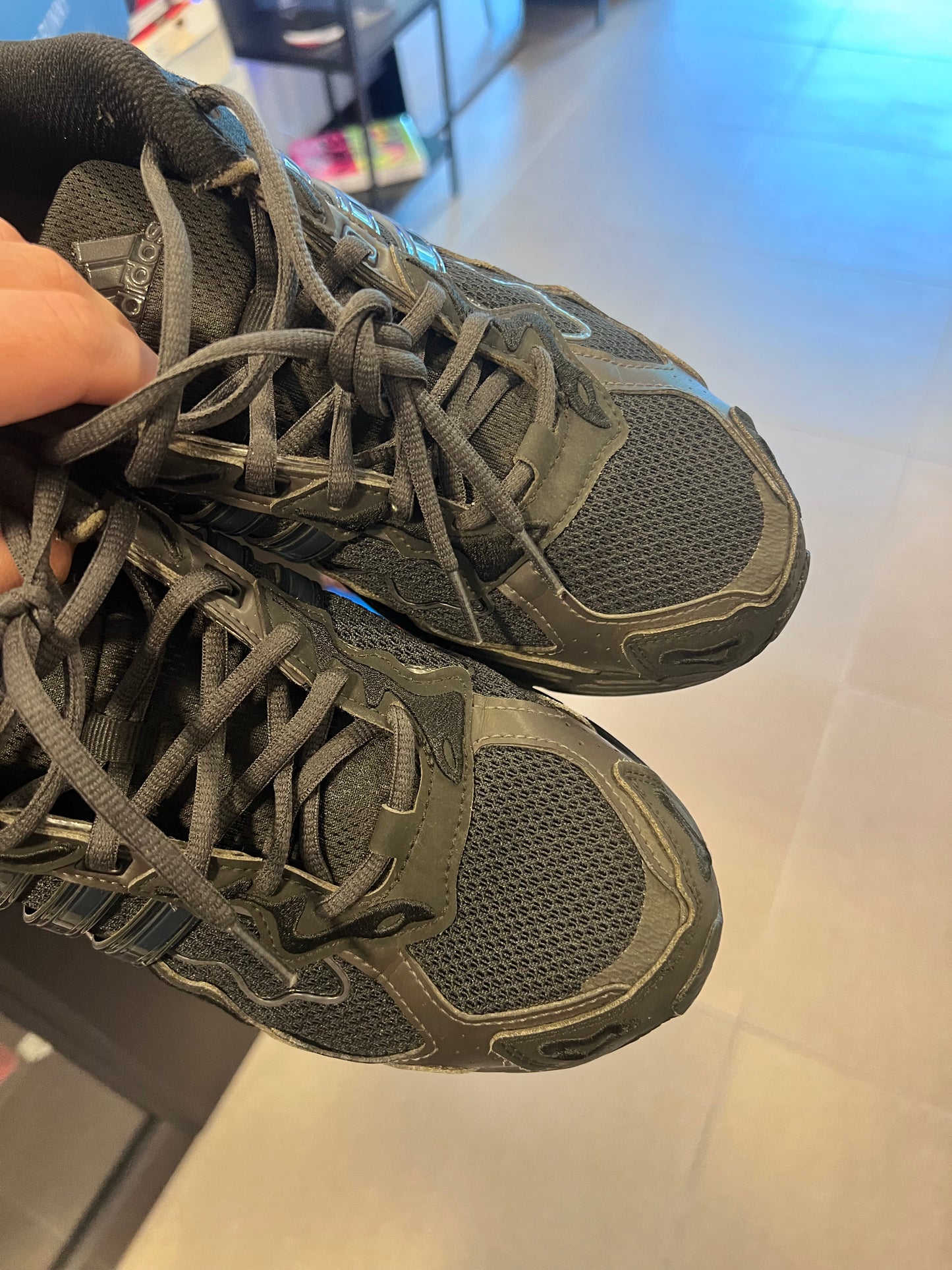adidas Response CL
Bad Bunny Triple Black