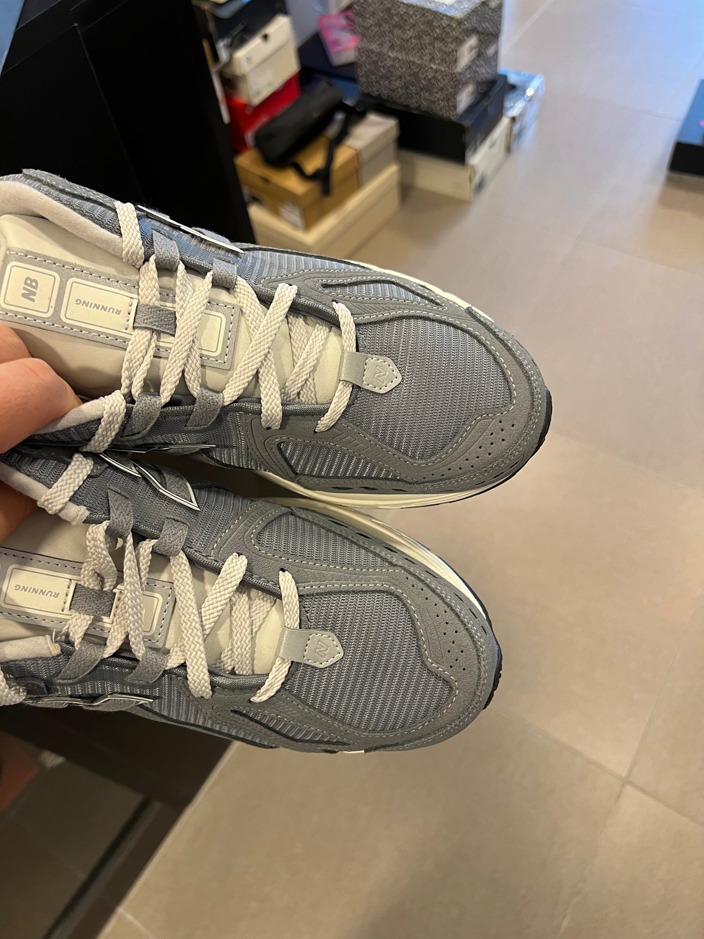 New Balance 1906R
Titanium