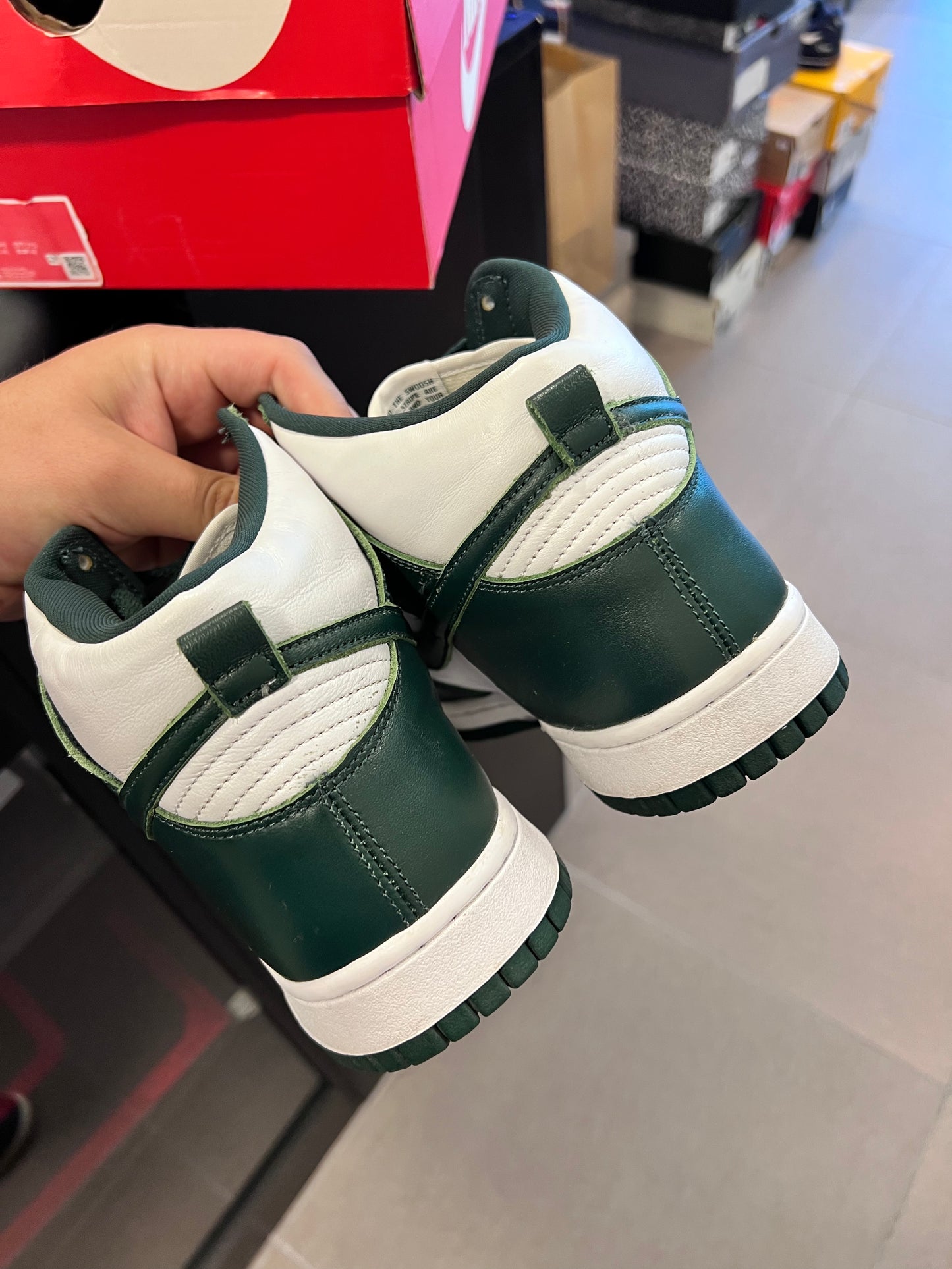 Nike Dunk High SP
Spartan Green