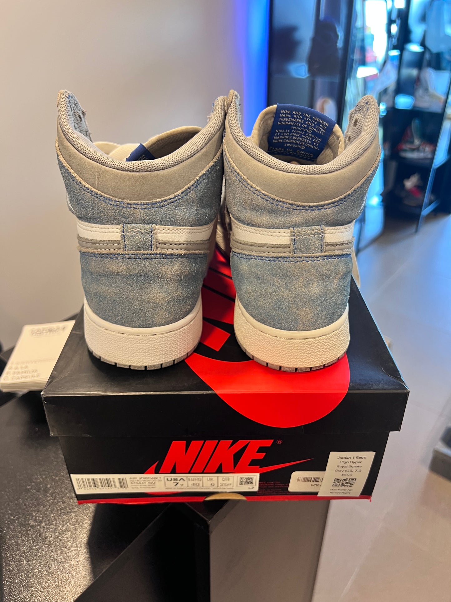 Jordan 1 Retro High
Hyper Royal Smoke Grey (GS)