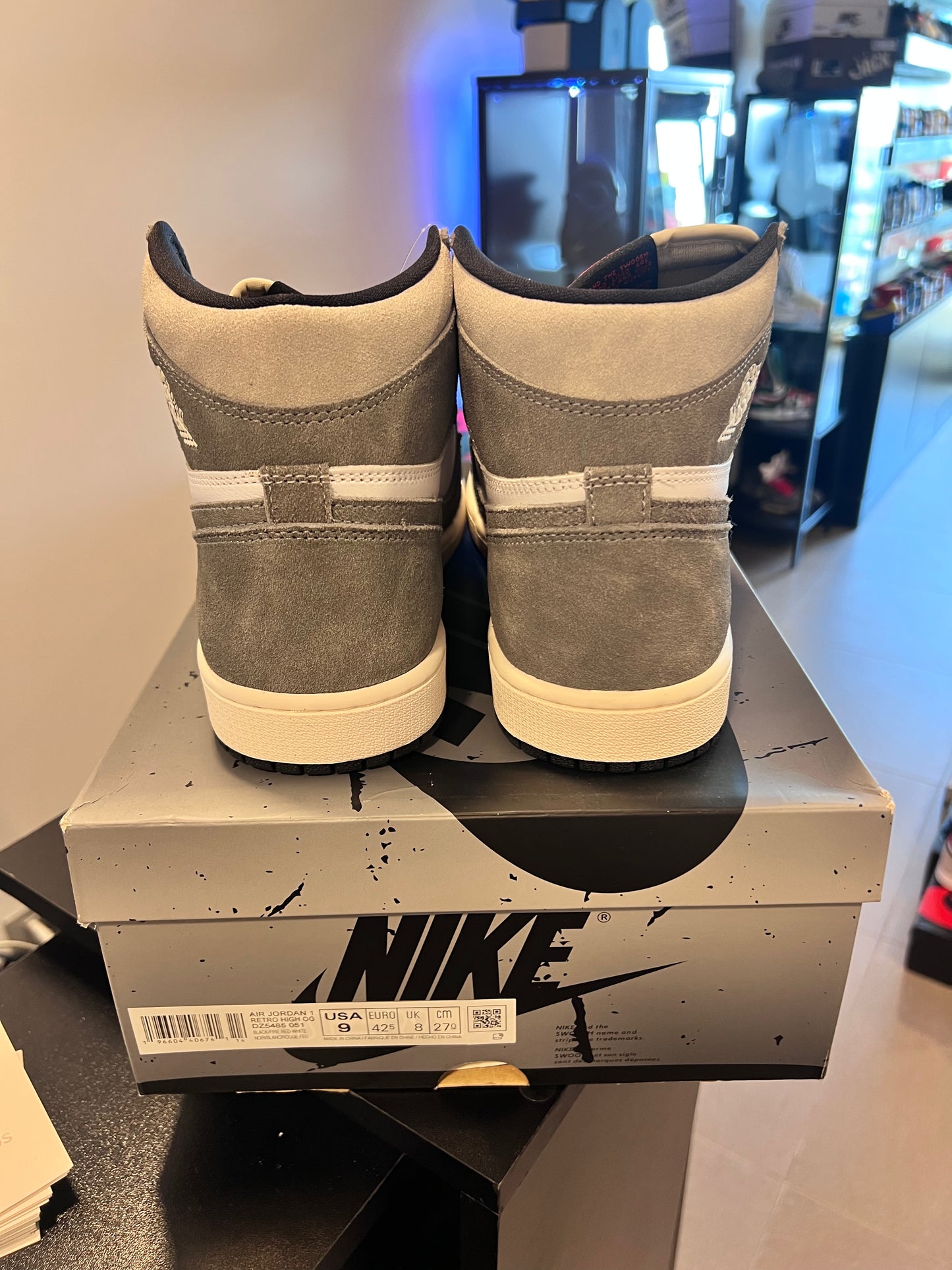 Jordan 1 Retro High OG
Washed Black