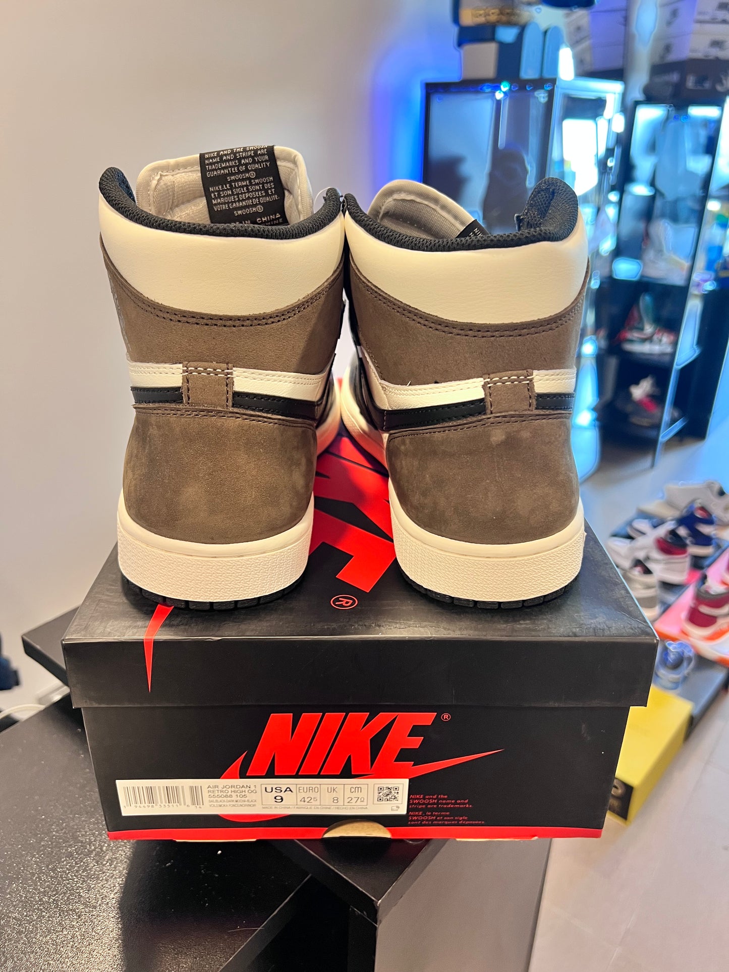 Jordan 1 Retro High
Dark Mocha
