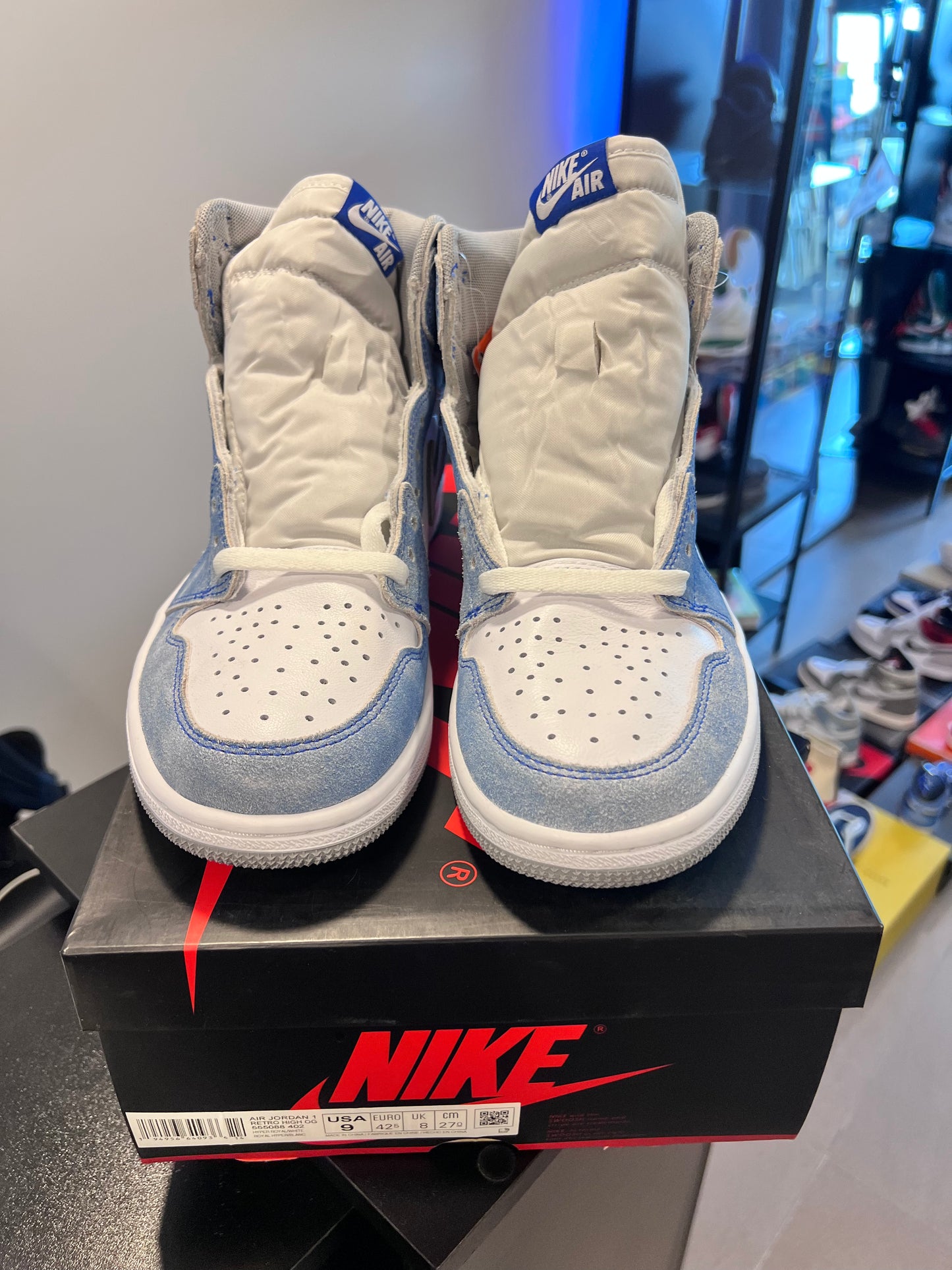 Jordan 1 Retro High
Hyper Royal Smoke Grey