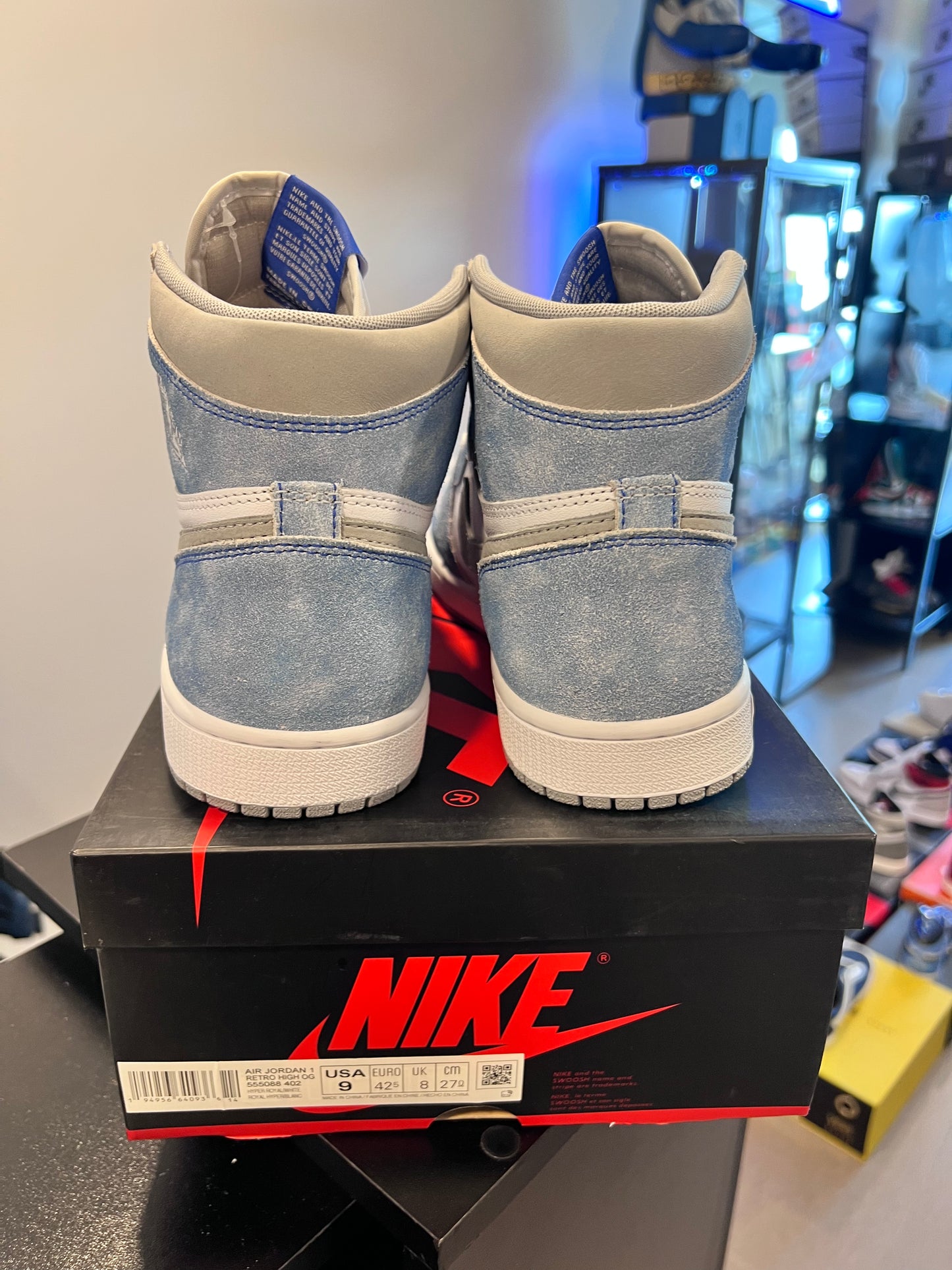 Jordan 1 Retro High
Hyper Royal Smoke Grey