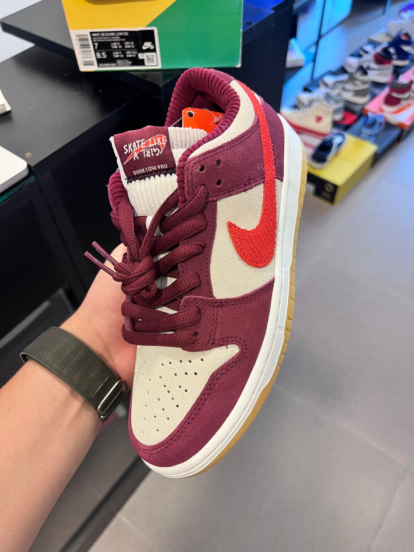 Nike SB Dunk Low
Skate Like a Girl