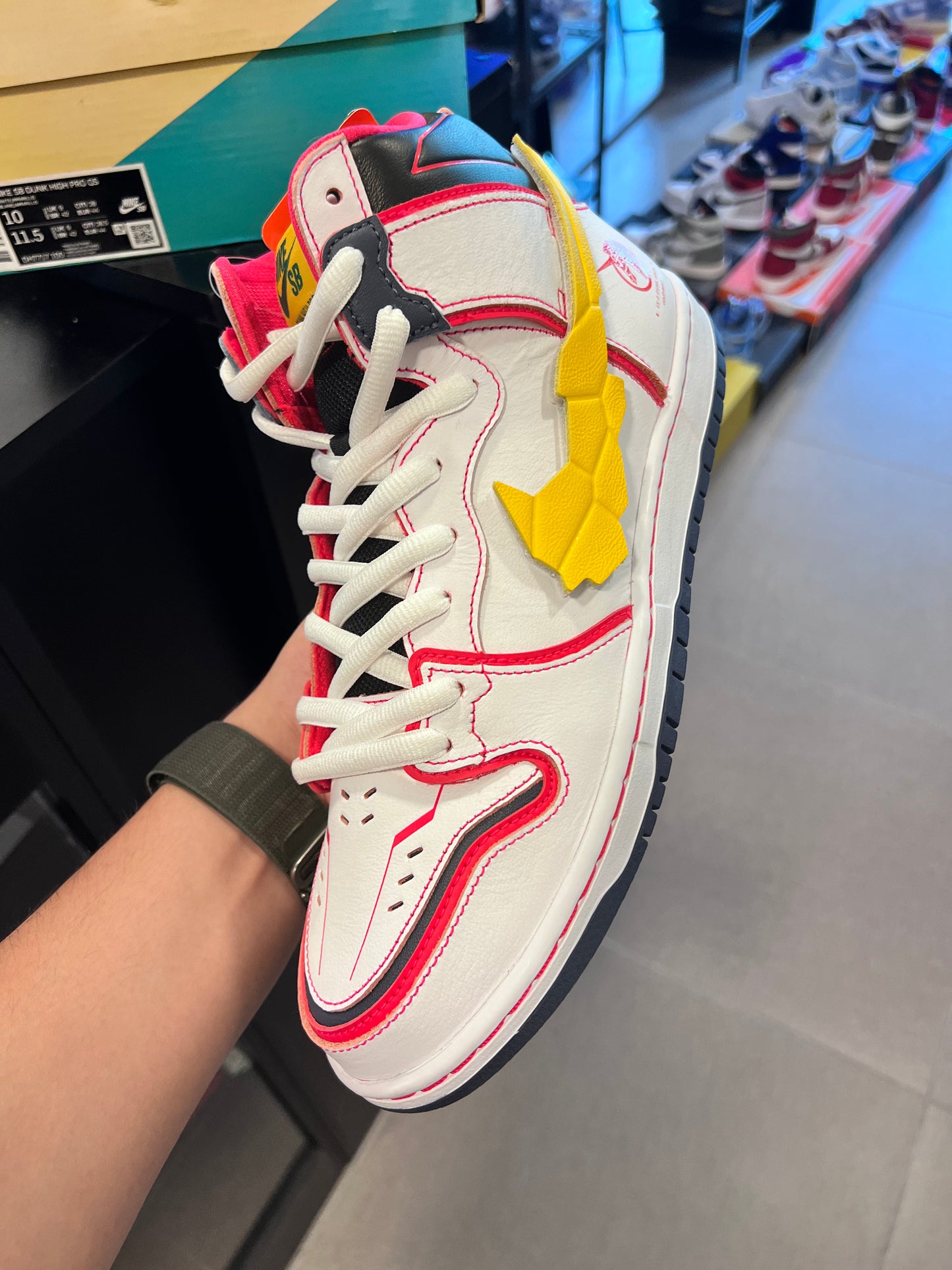 Nike SB Dunk High
RX-0 Unicorn Gundam