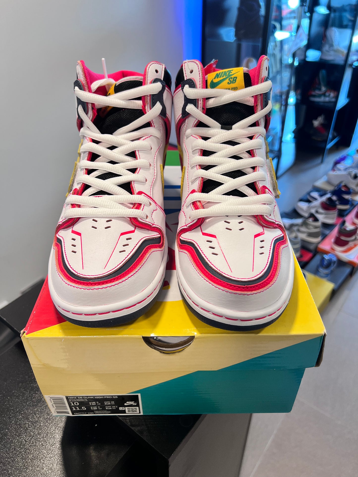 Nike SB Dunk High
RX-0 Unicorn Gundam
