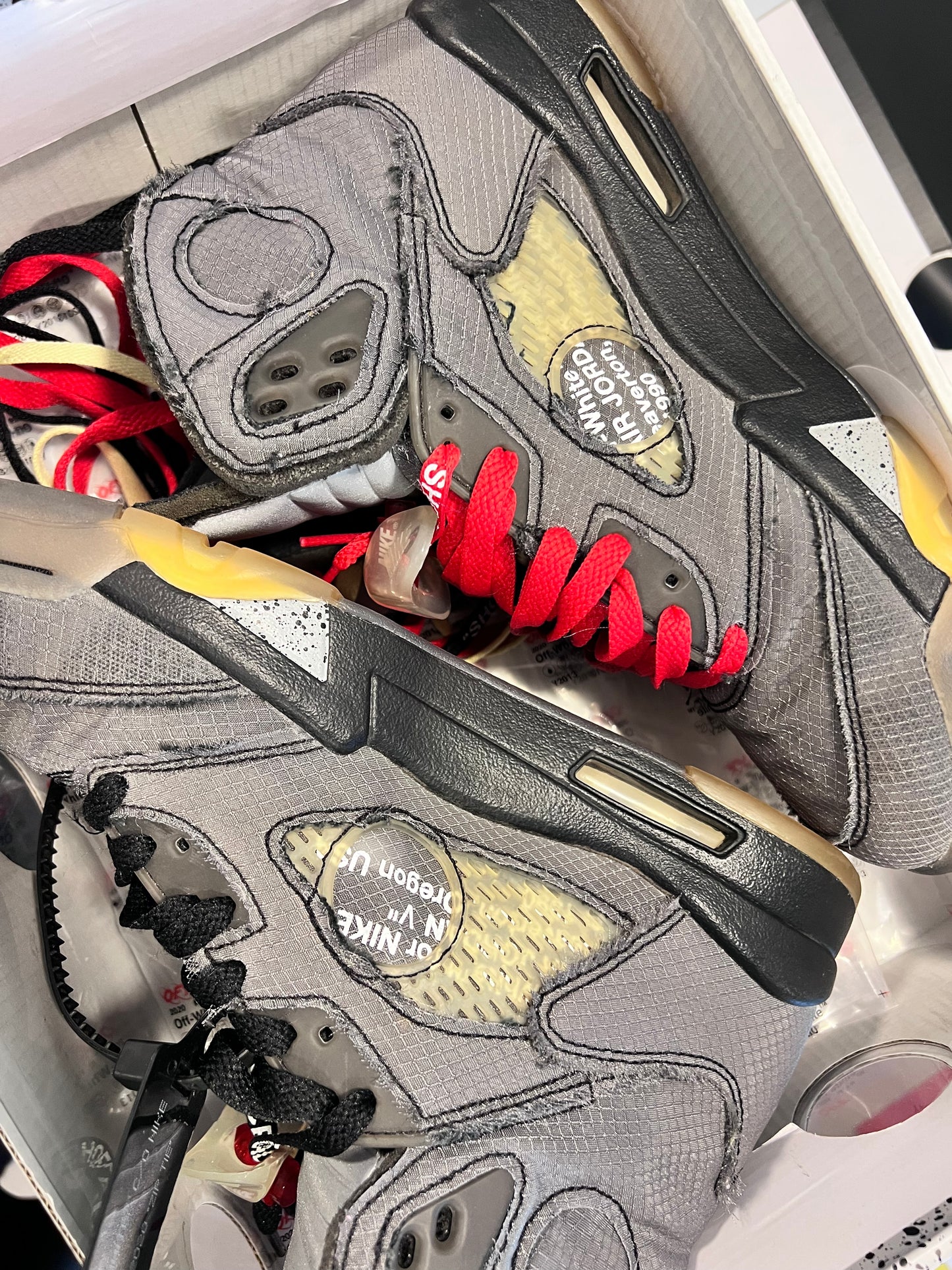 Jordan 5 Retro
Off-White Muslin