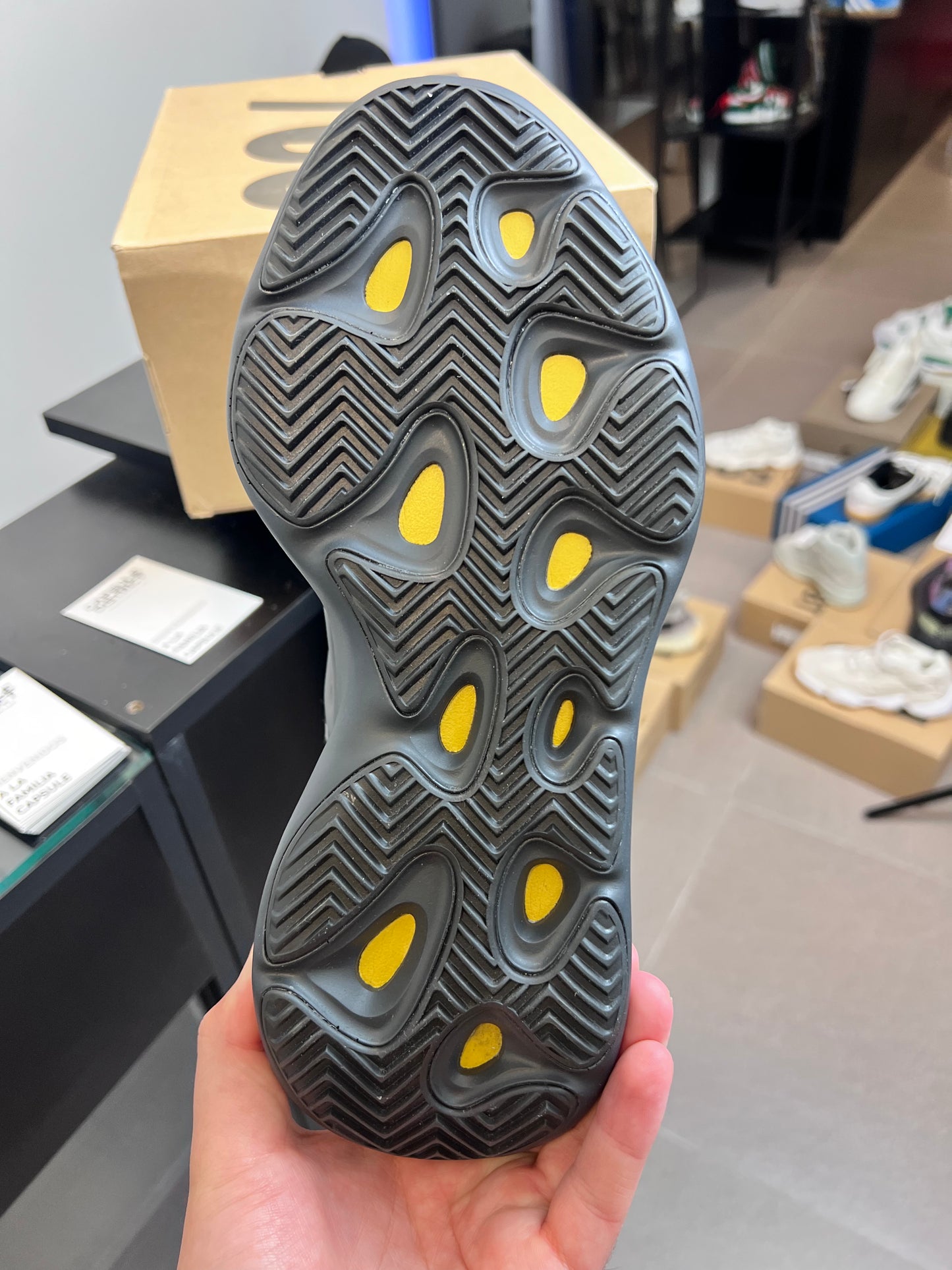 Adidas Yeezy 700 V3 Alvah