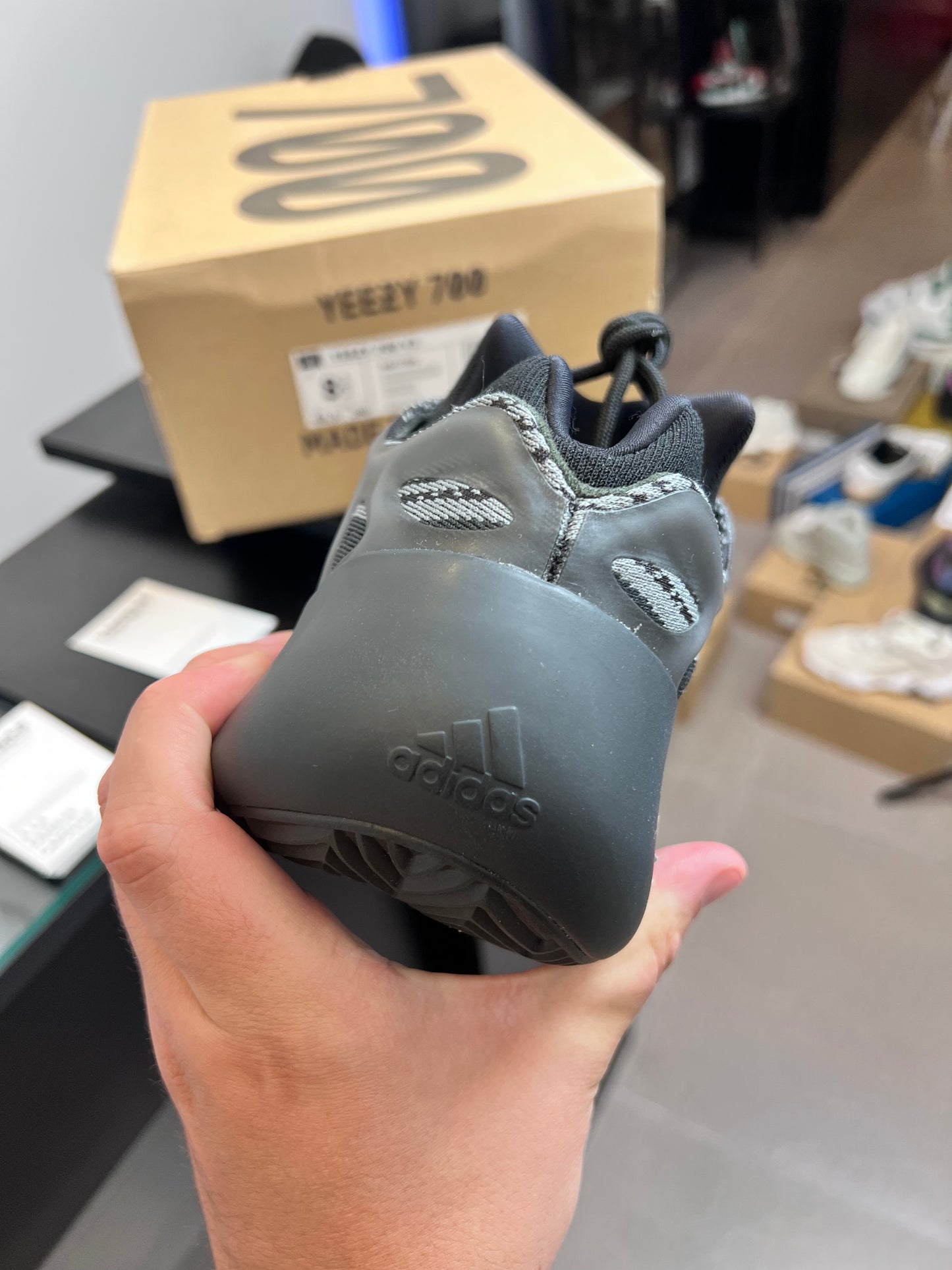 Adidas Yeezy 700 V3 Alvah